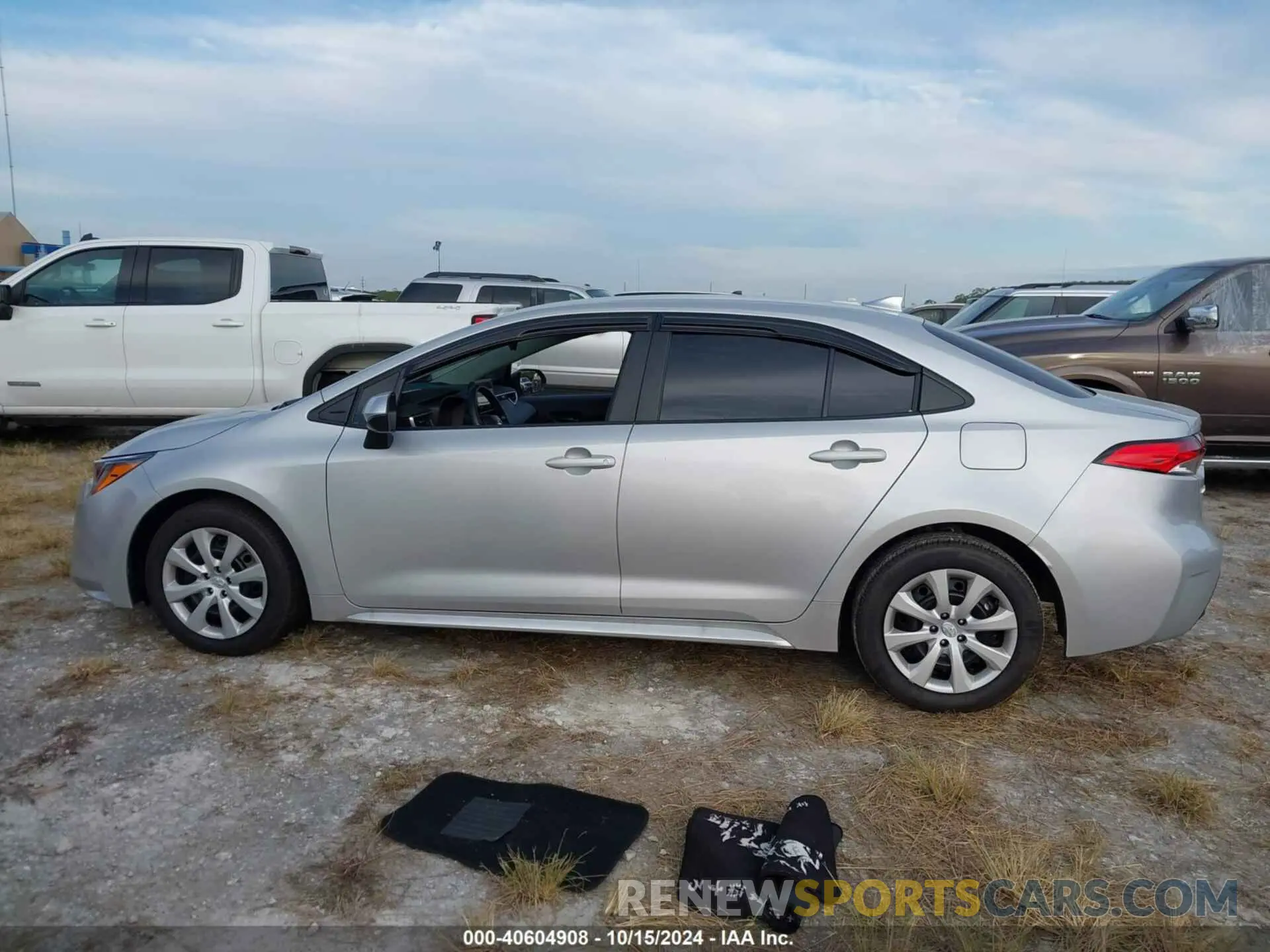 14 Photograph of a damaged car 5YFB4MDE8RP191504 TOYOTA COROLLA 2024