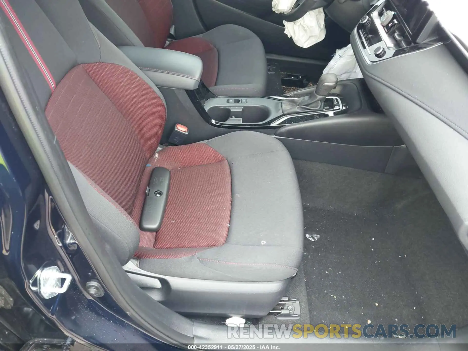 5 Photograph of a damaged car 5YFS4MCE0RP169594 TOYOTA COROLLA 2024