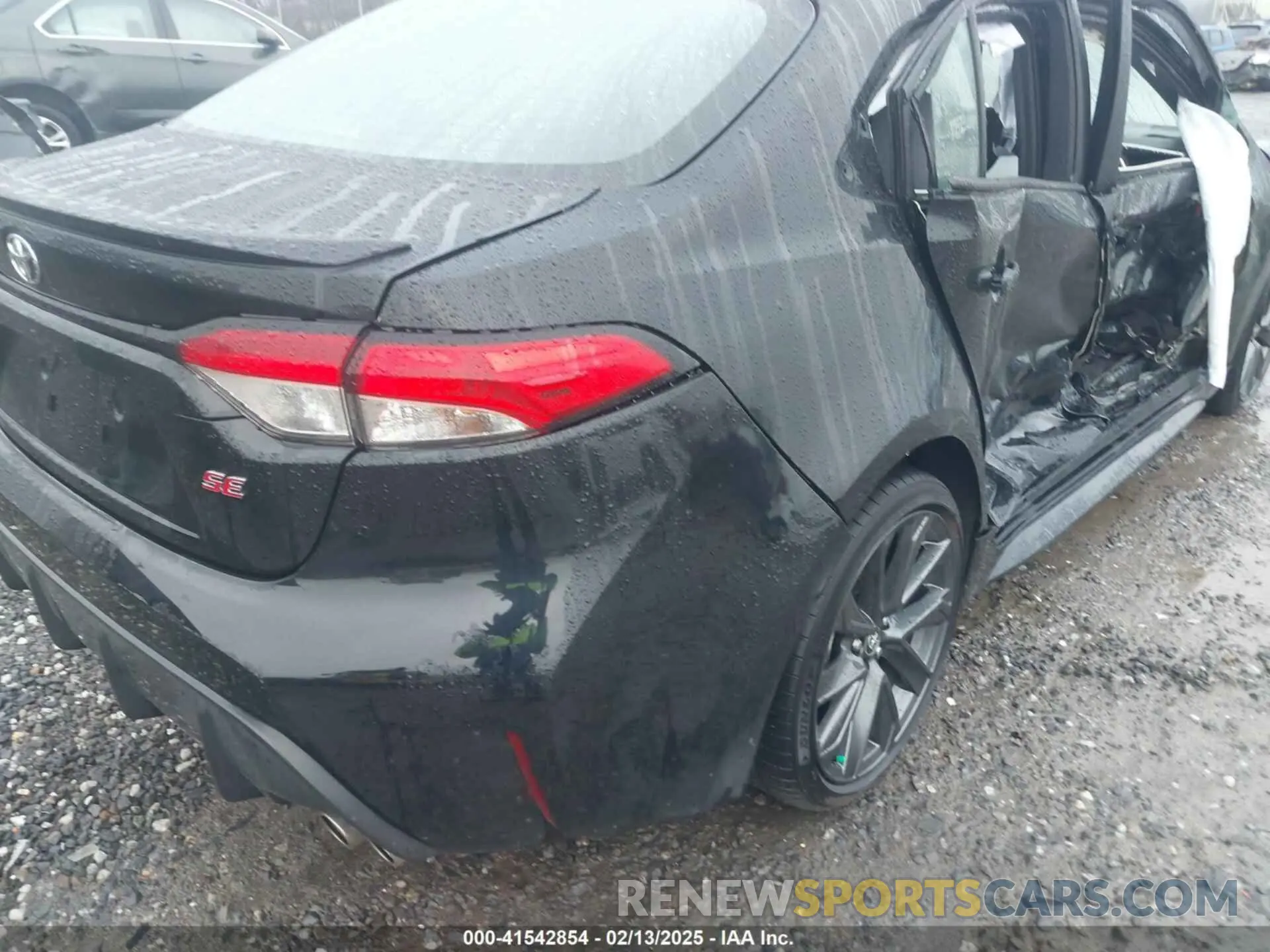 17 Photograph of a damaged car 5YFS4MCE0RP188825 TOYOTA COROLLA 2024