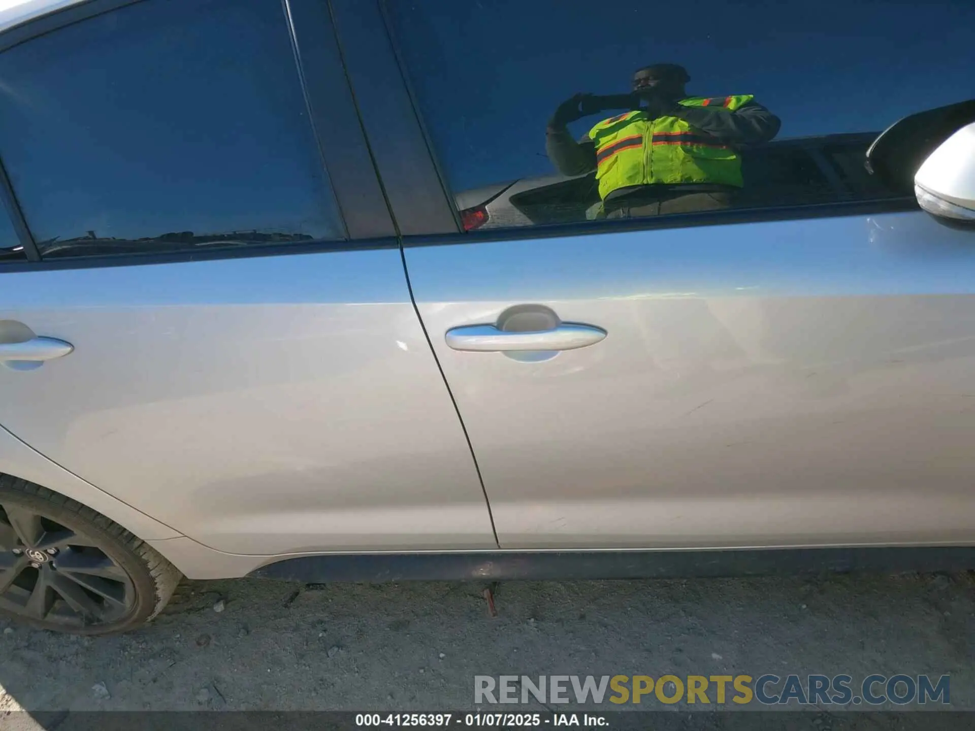 13 Photograph of a damaged car 5YFS4MCE0RP205302 TOYOTA COROLLA 2024