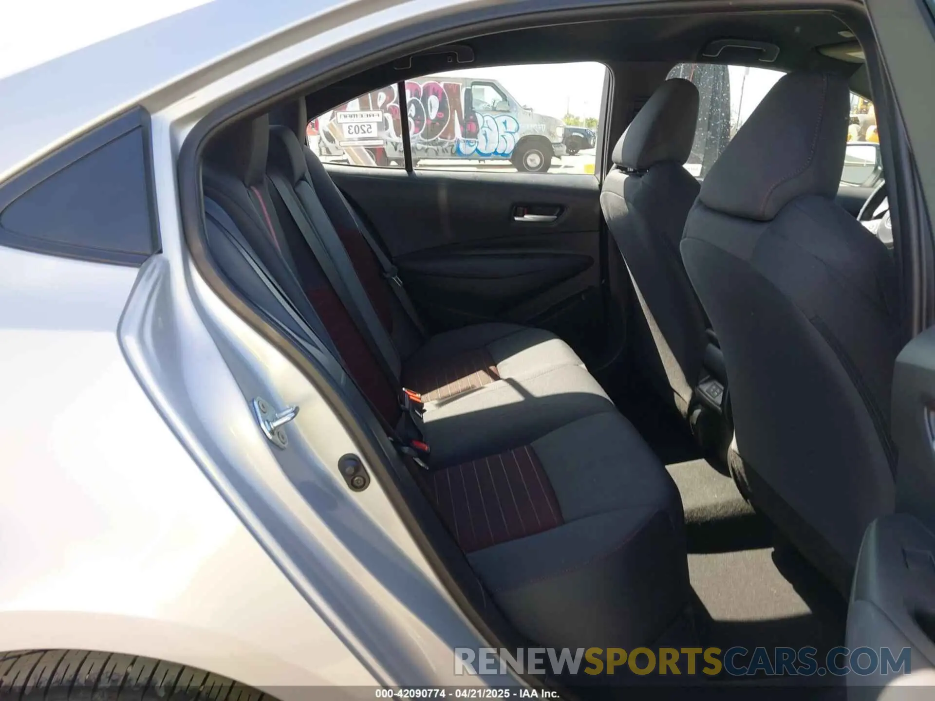 8 Фотография поврежденного автомобиля 5YFS4MCE4RP177083 TOYOTA COROLLA 2024