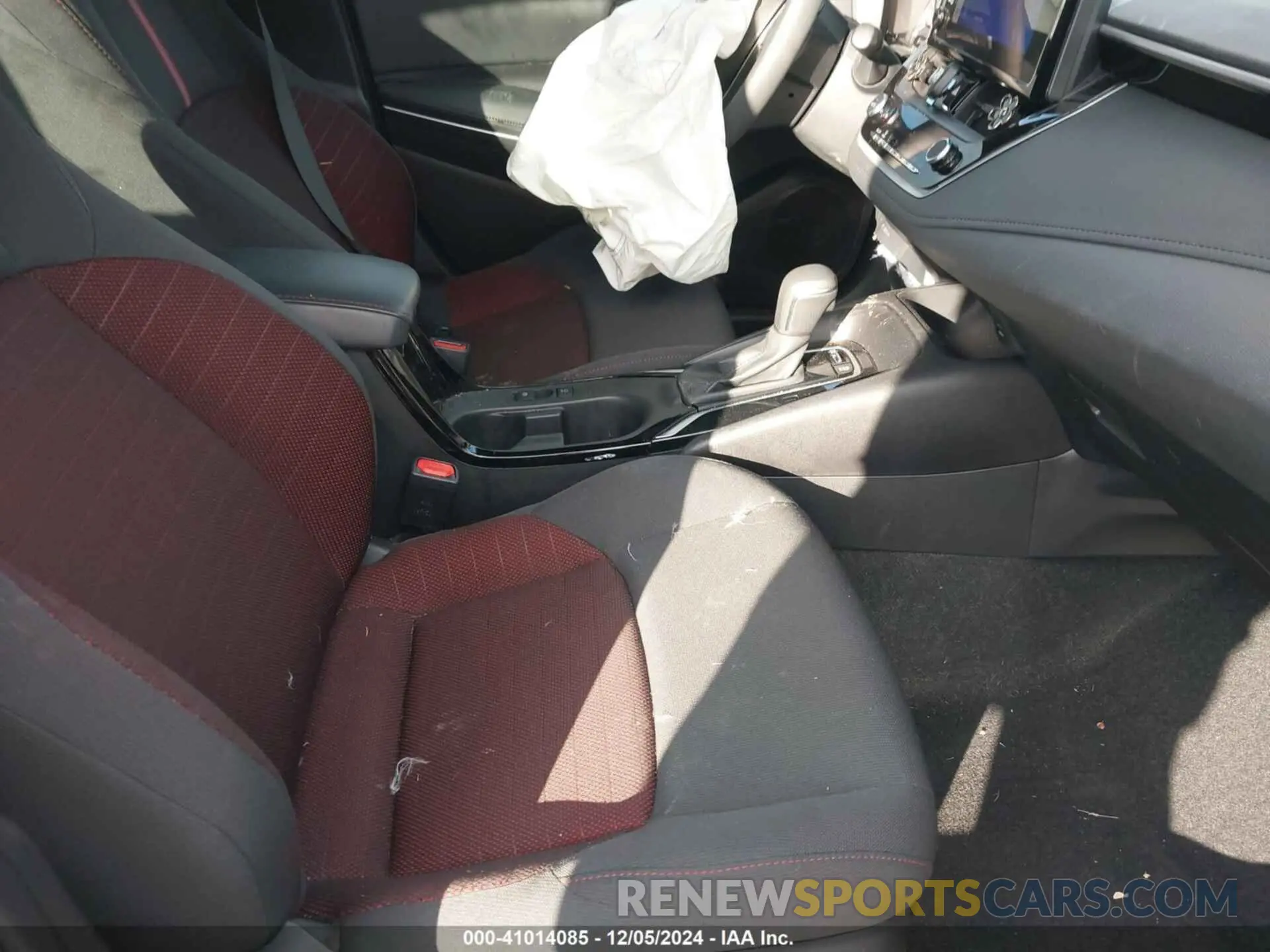 5 Photograph of a damaged car 5YFS4MCE5RP175097 TOYOTA COROLLA 2024