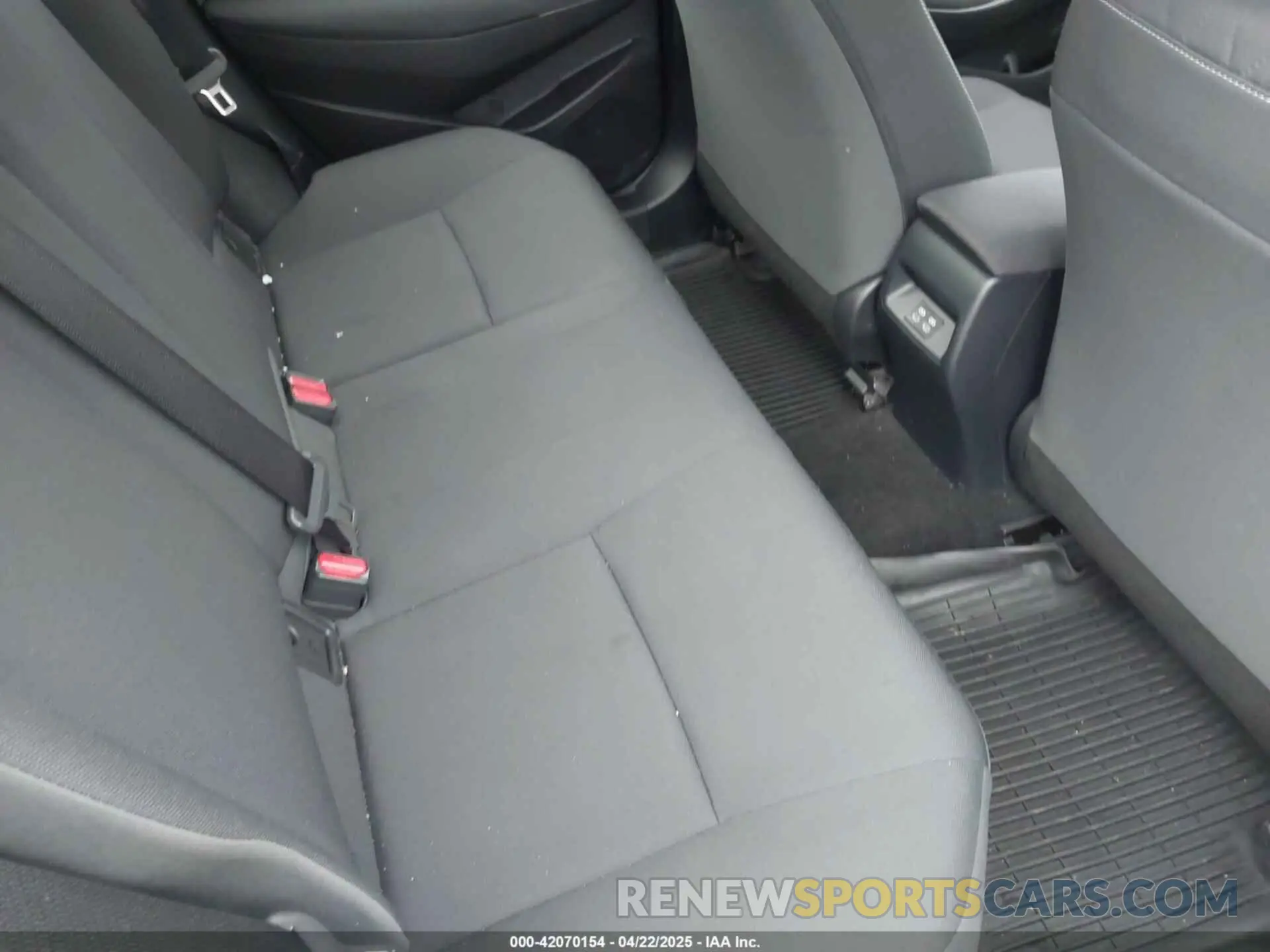 8 Фотография поврежденного автомобиля JTDBCMFE0R3042867 TOYOTA COROLLA 2024