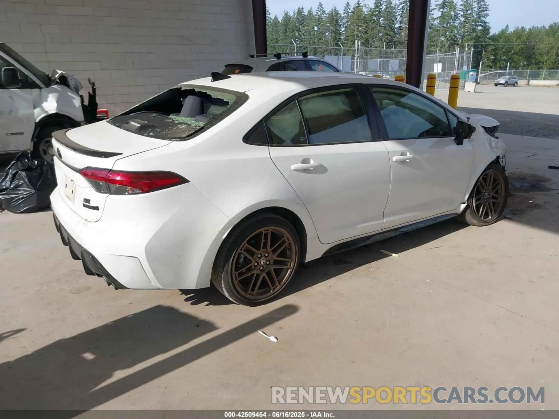 4 Фотография поврежденного автомобиля JTDBCMFE1R3049990 TOYOTA COROLLA 2024