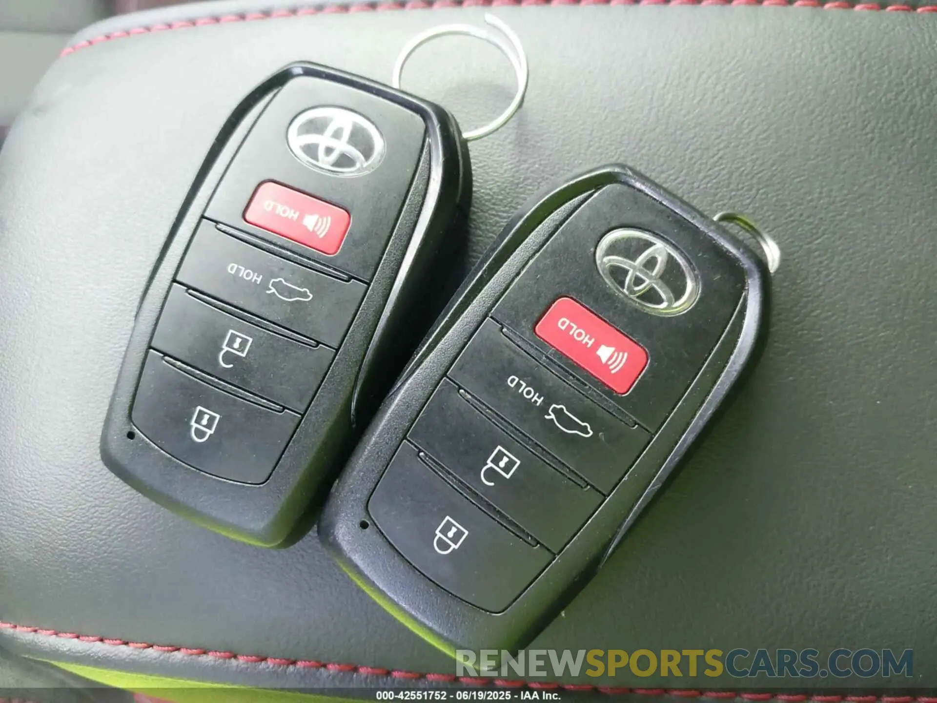 11 Фотография поврежденного автомобиля JTDBCMFE5R3032898 TOYOTA COROLLA 2024