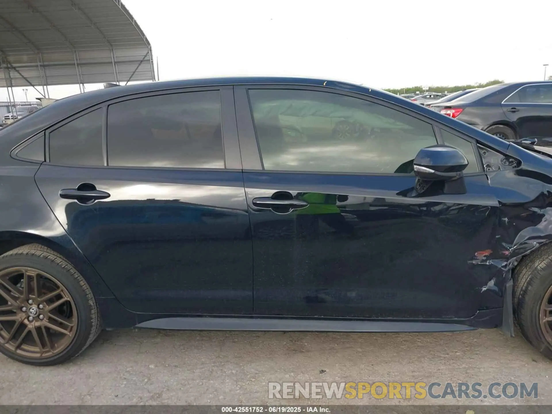 13 Фотография поврежденного автомобиля JTDBCMFE5R3032898 TOYOTA COROLLA 2024