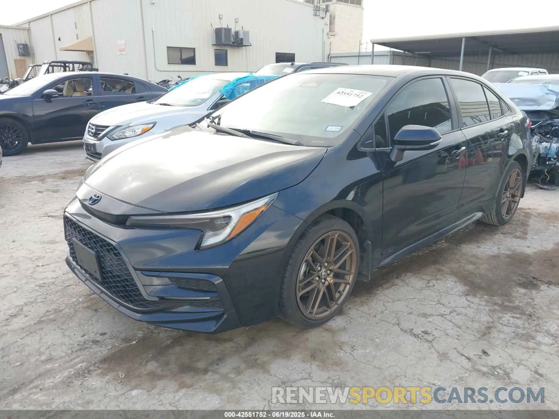 2 Фотография поврежденного автомобиля JTDBCMFE5R3032898 TOYOTA COROLLA 2024