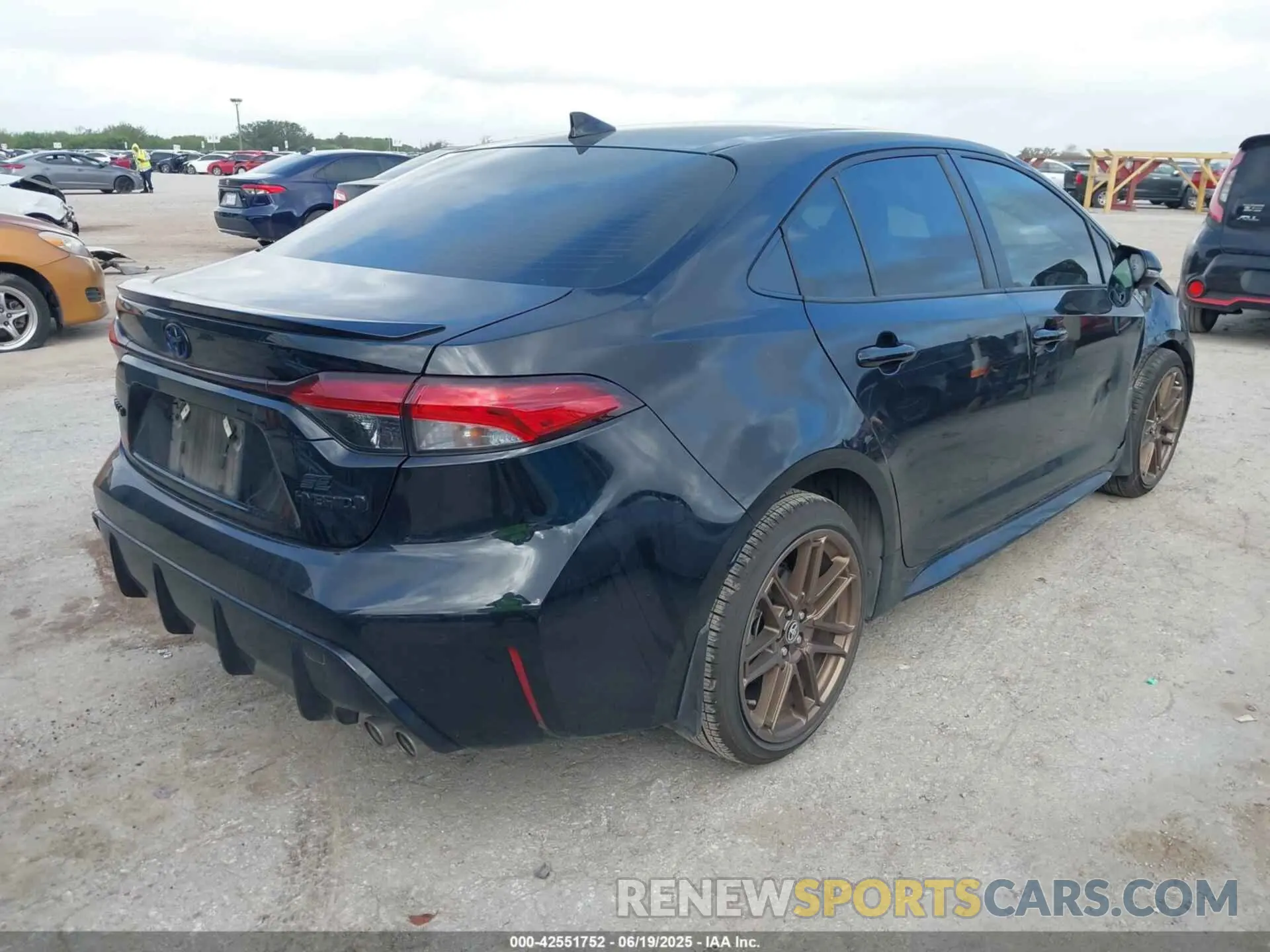 4 Фотография поврежденного автомобиля JTDBCMFE5R3032898 TOYOTA COROLLA 2024