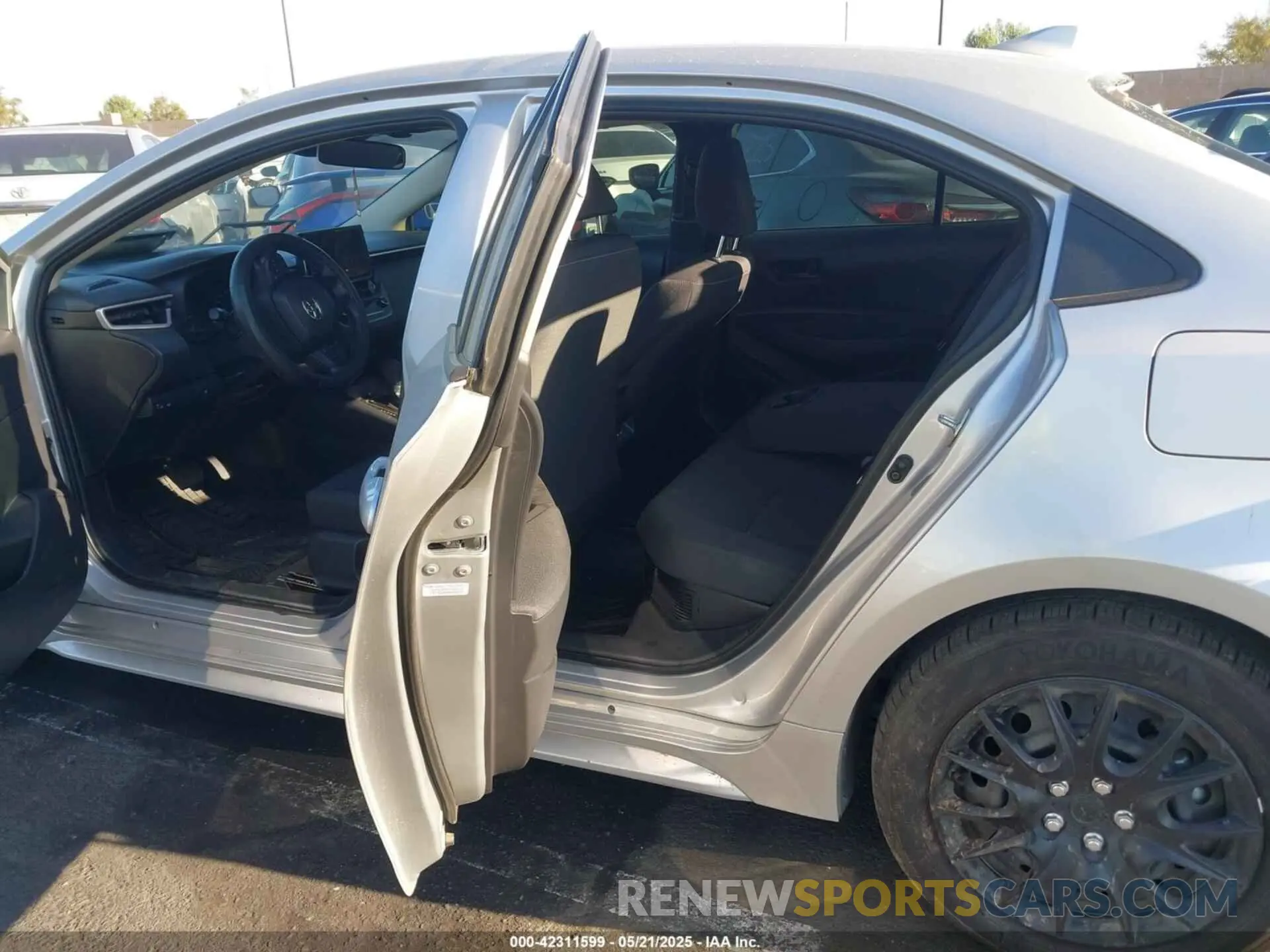 8 Фотография поврежденного автомобиля JTDBCMFE5R3054707 TOYOTA COROLLA 2024