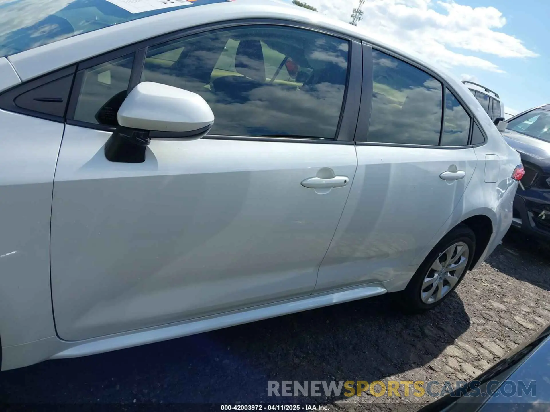 14 Photograph of a damaged car JTDBCMFE6R3052142 TOYOTA COROLLA 2024