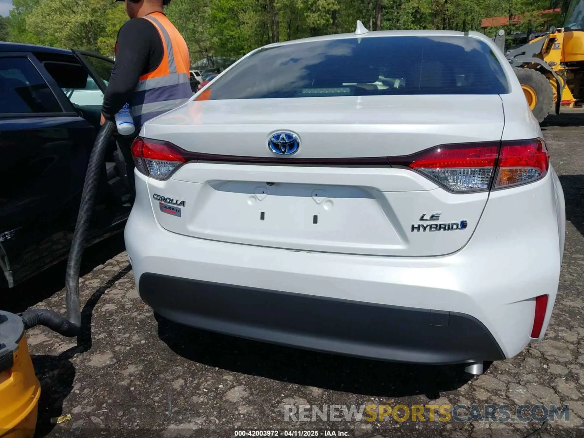 16 Photograph of a damaged car JTDBCMFE6R3052142 TOYOTA COROLLA 2024