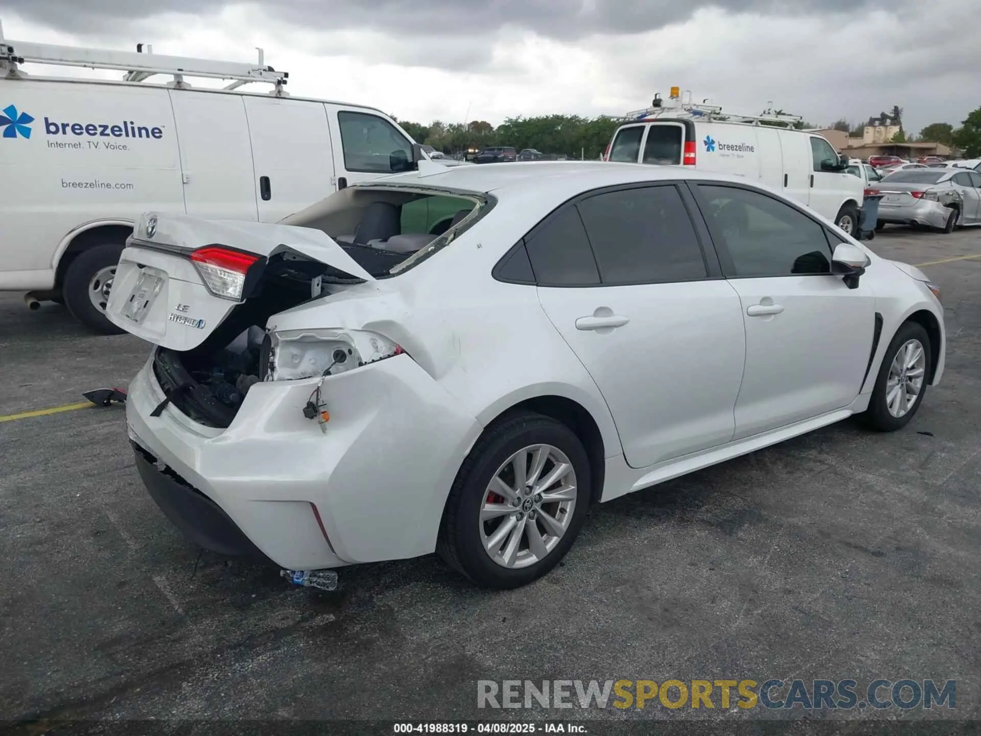 4 Photograph of a damaged car JTDBCMFE7R3046849 TOYOTA COROLLA 2024