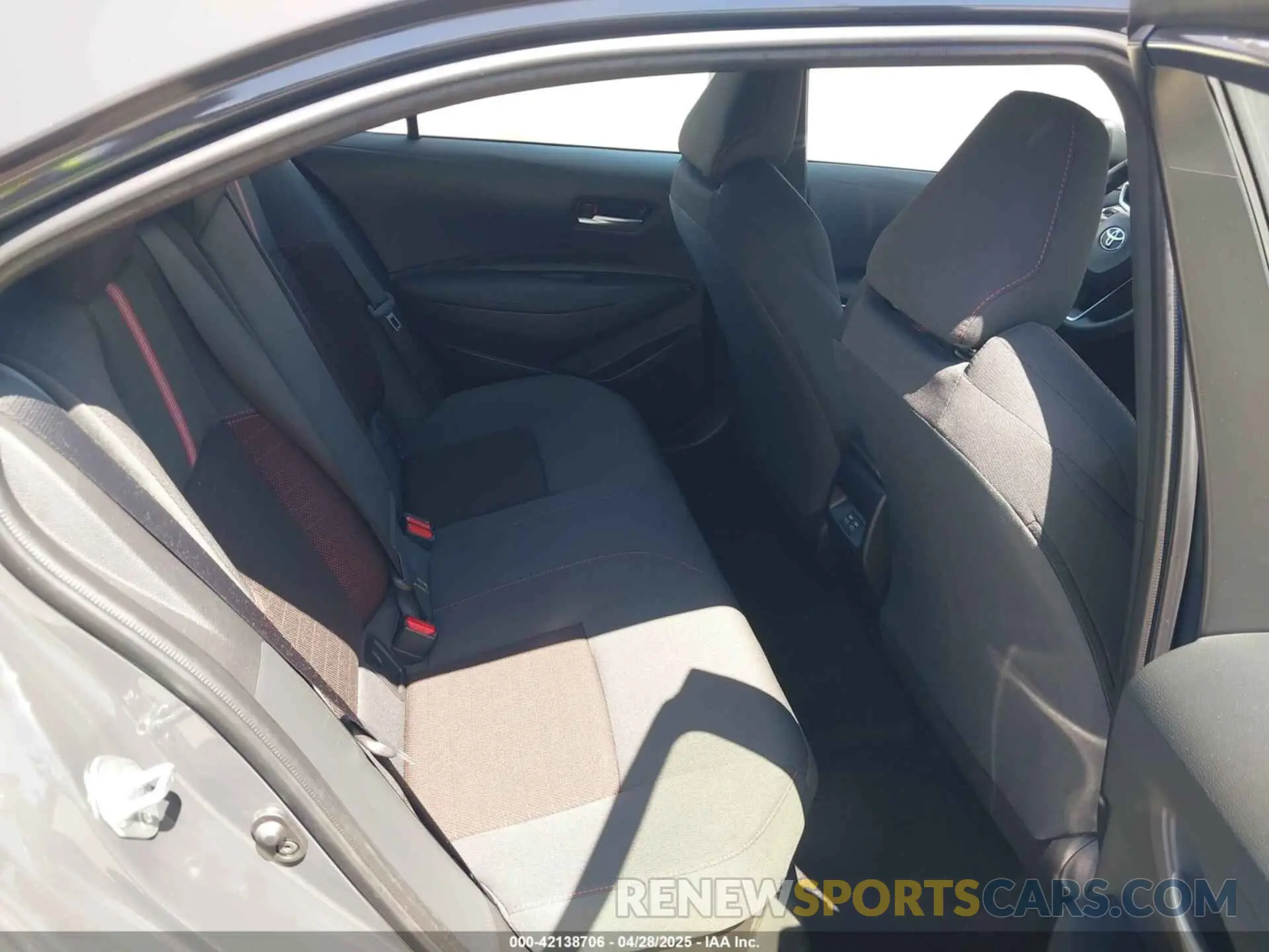 8 Фотография поврежденного автомобиля JTDBCMFE8R3067869 TOYOTA COROLLA 2024