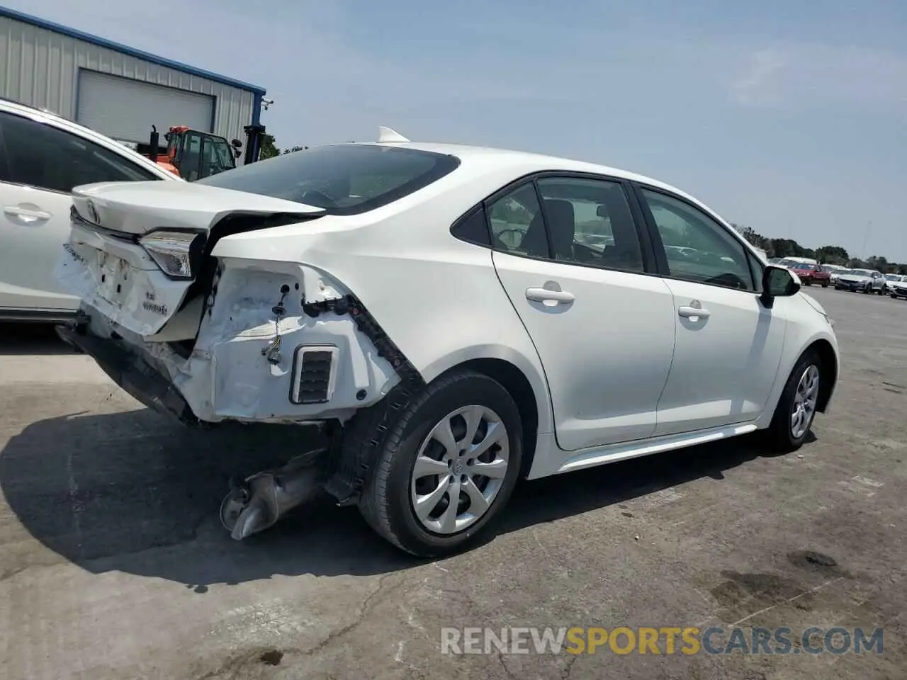 3 Фотография поврежденного автомобиля JTDBCMFE9RJ023097 TOYOTA COROLLA 2024
