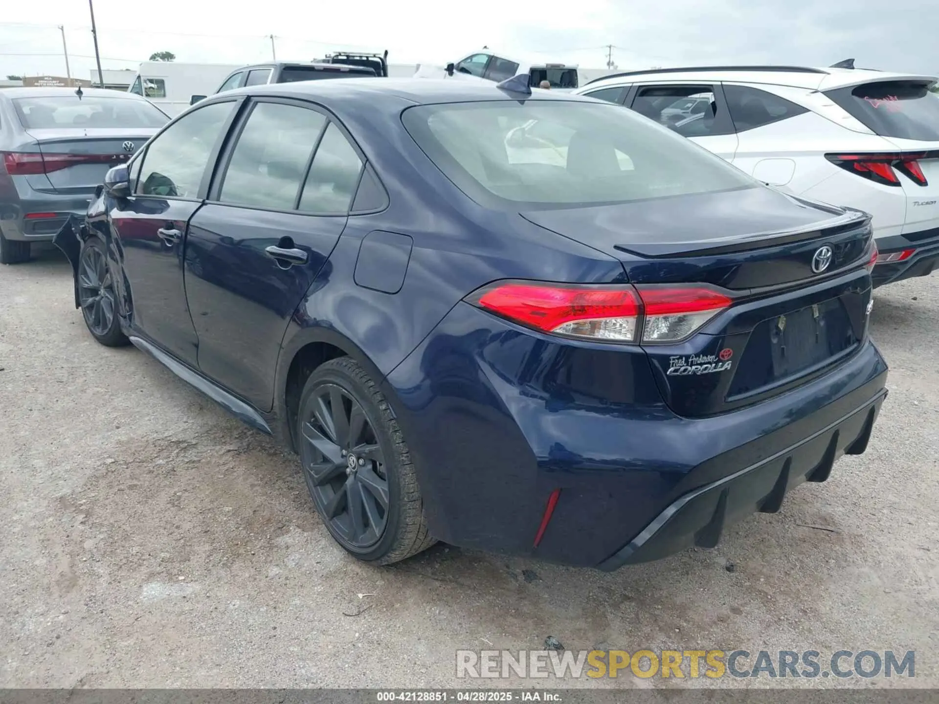 3 Фотография поврежденного автомобиля JTDS4MCE5RJ103854 TOYOTA COROLLA 2024