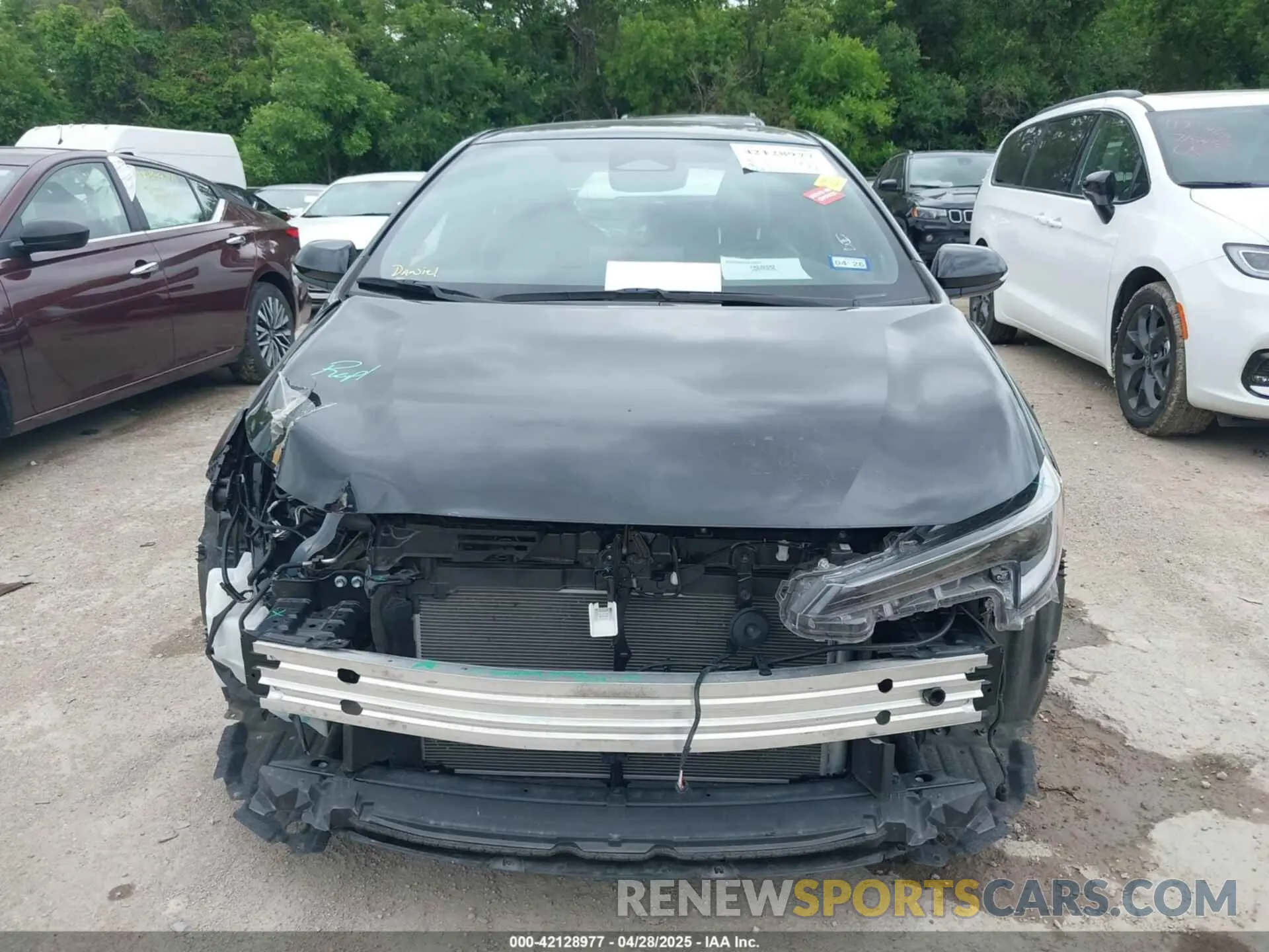 12 Фотография поврежденного автомобиля JTNC4MBE4R3229869 TOYOTA COROLLA 2024