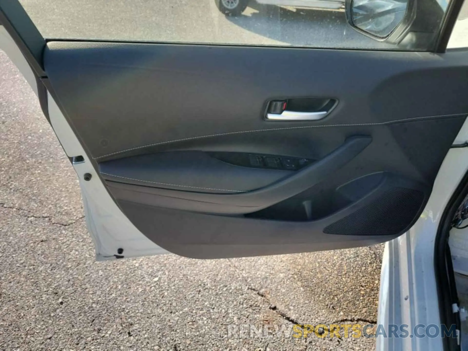 18 Photograph of a damaged car JTND4MBE6R3230946 TOYOTA COROLLA 2024