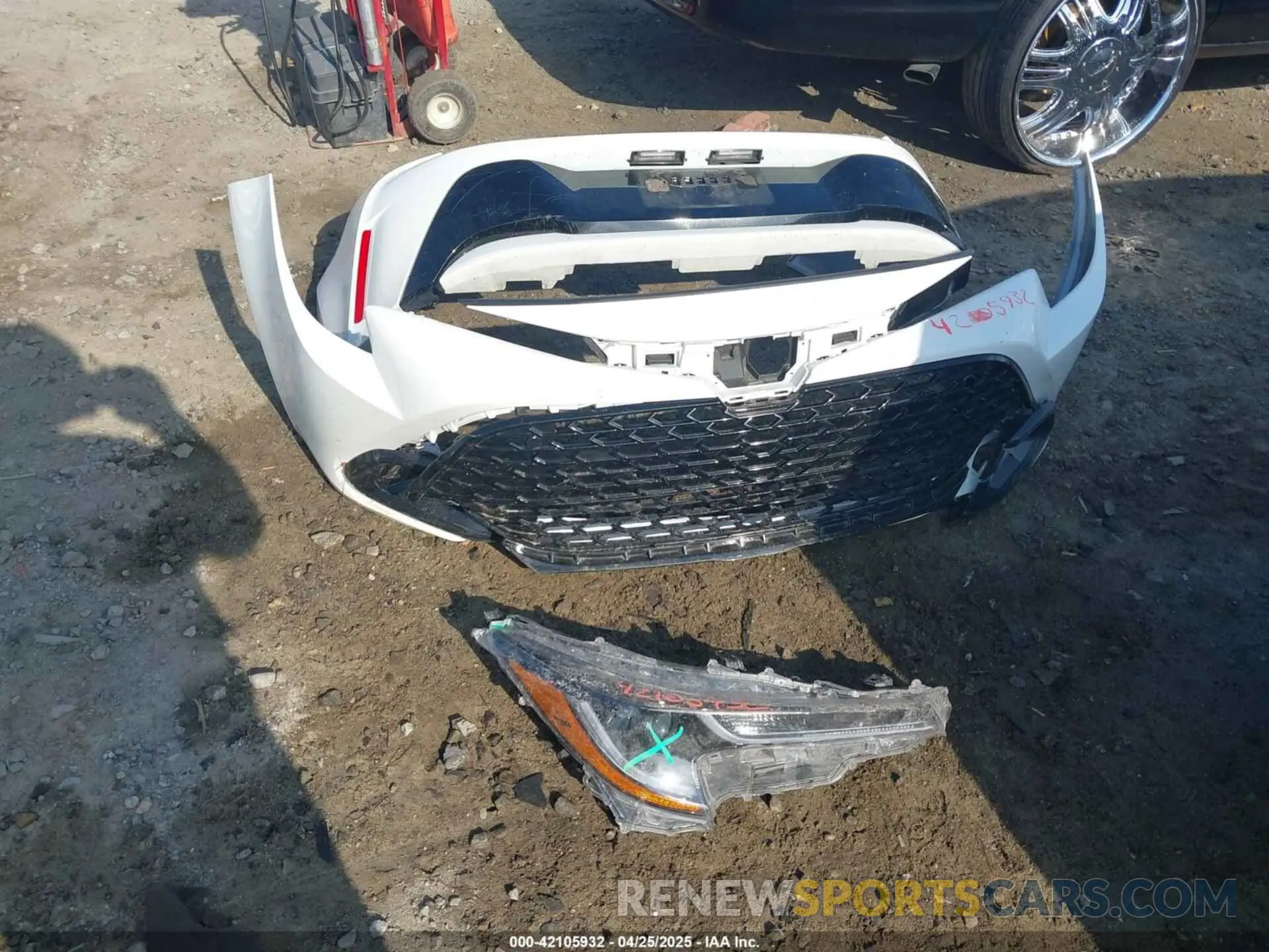 12 Photograph of a damaged car JTND4MBEXR3218573 TOYOTA COROLLA 2024