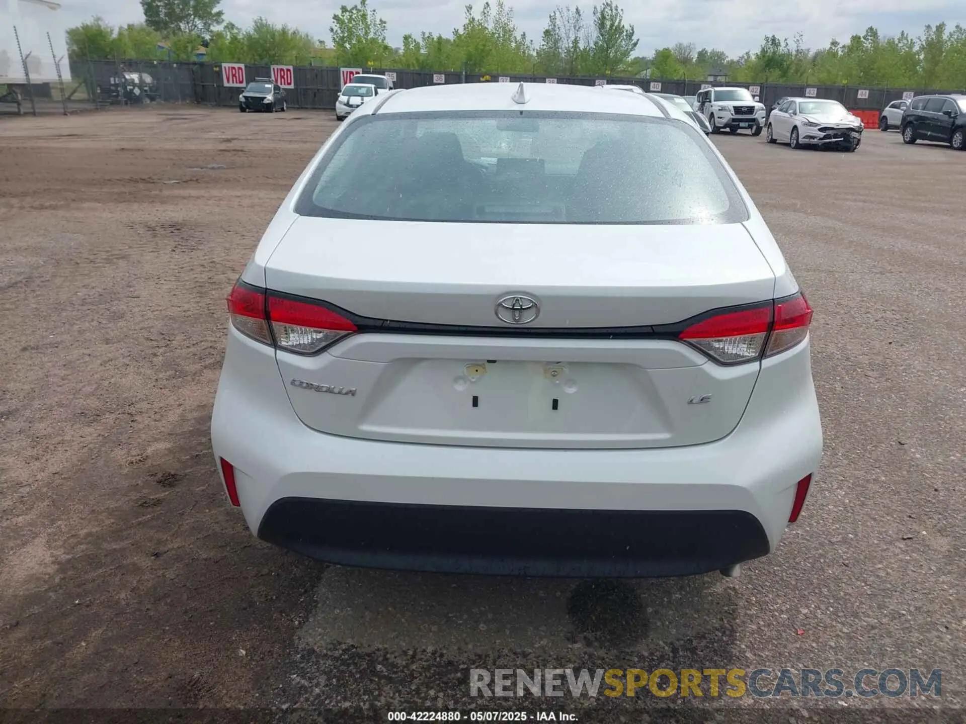 17 Photograph of a damaged car 5YFB4MDE0SP280599 TOYOTA COROLLA 2025