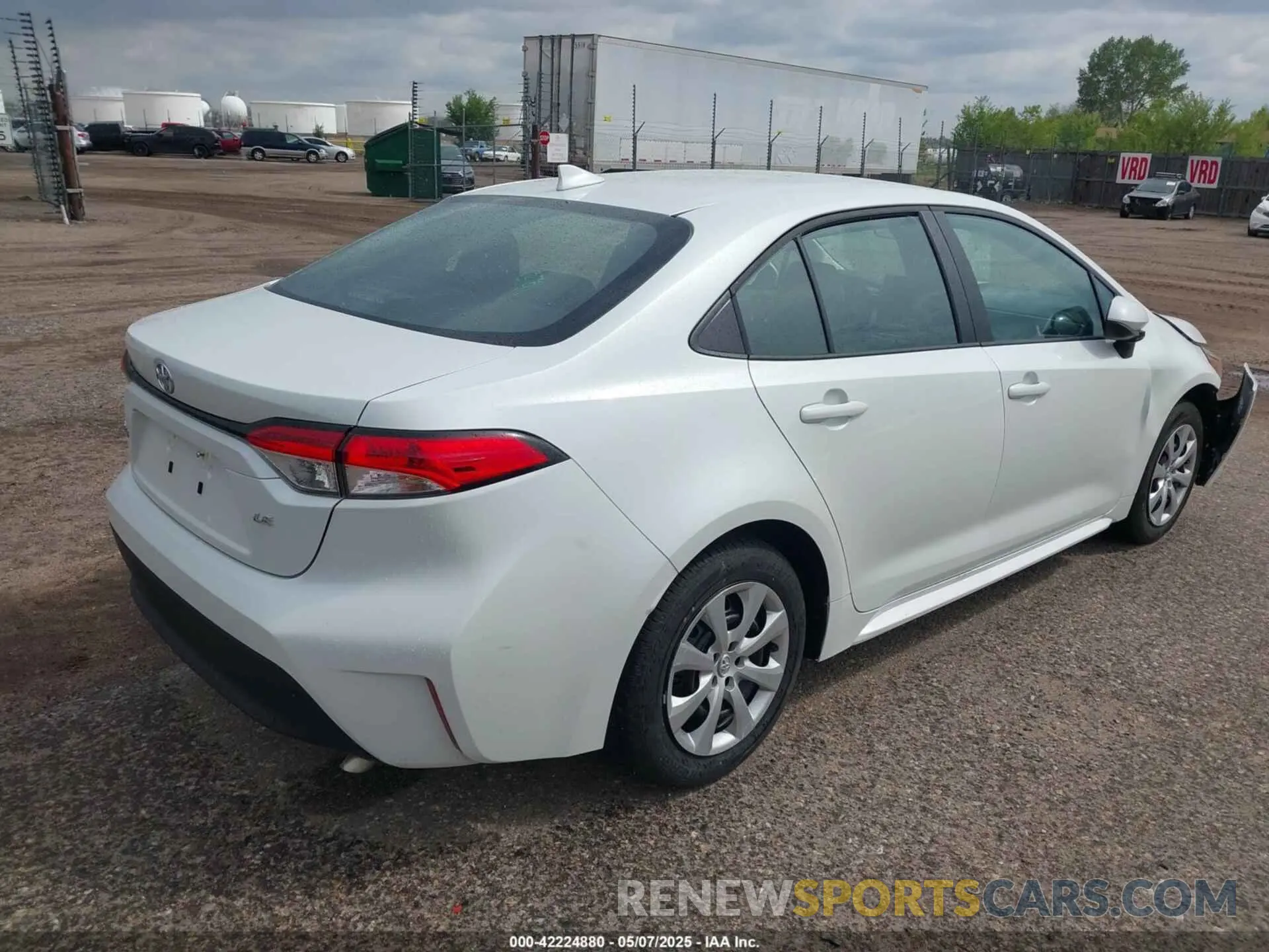 4 Photograph of a damaged car 5YFB4MDE0SP280599 TOYOTA COROLLA 2025