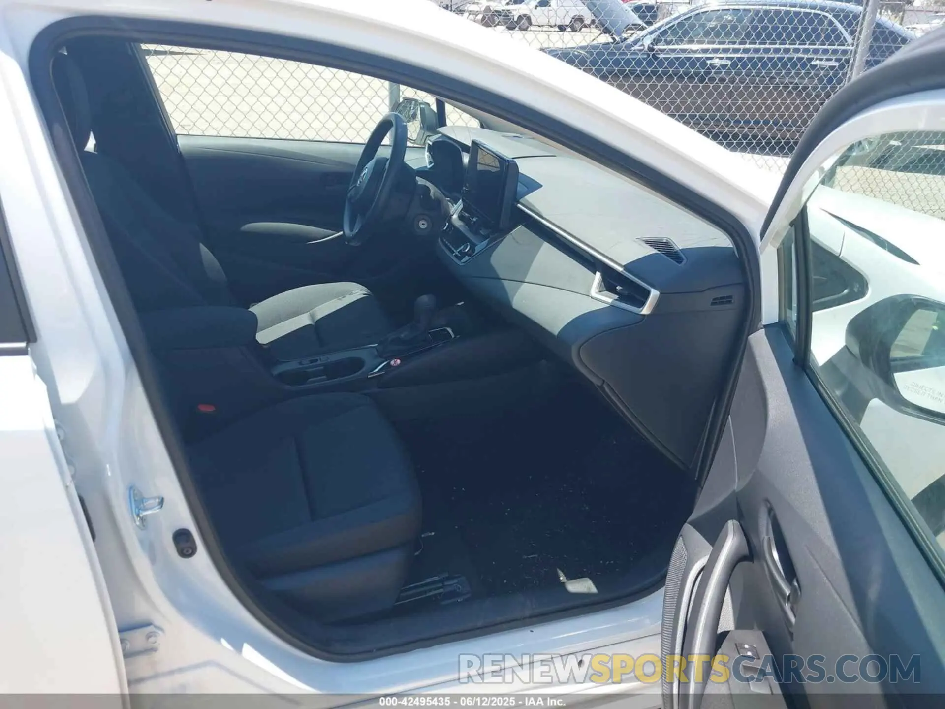 5 Photograph of a damaged car 5YFB4MDE0SP287827 TOYOTA COROLLA 2025