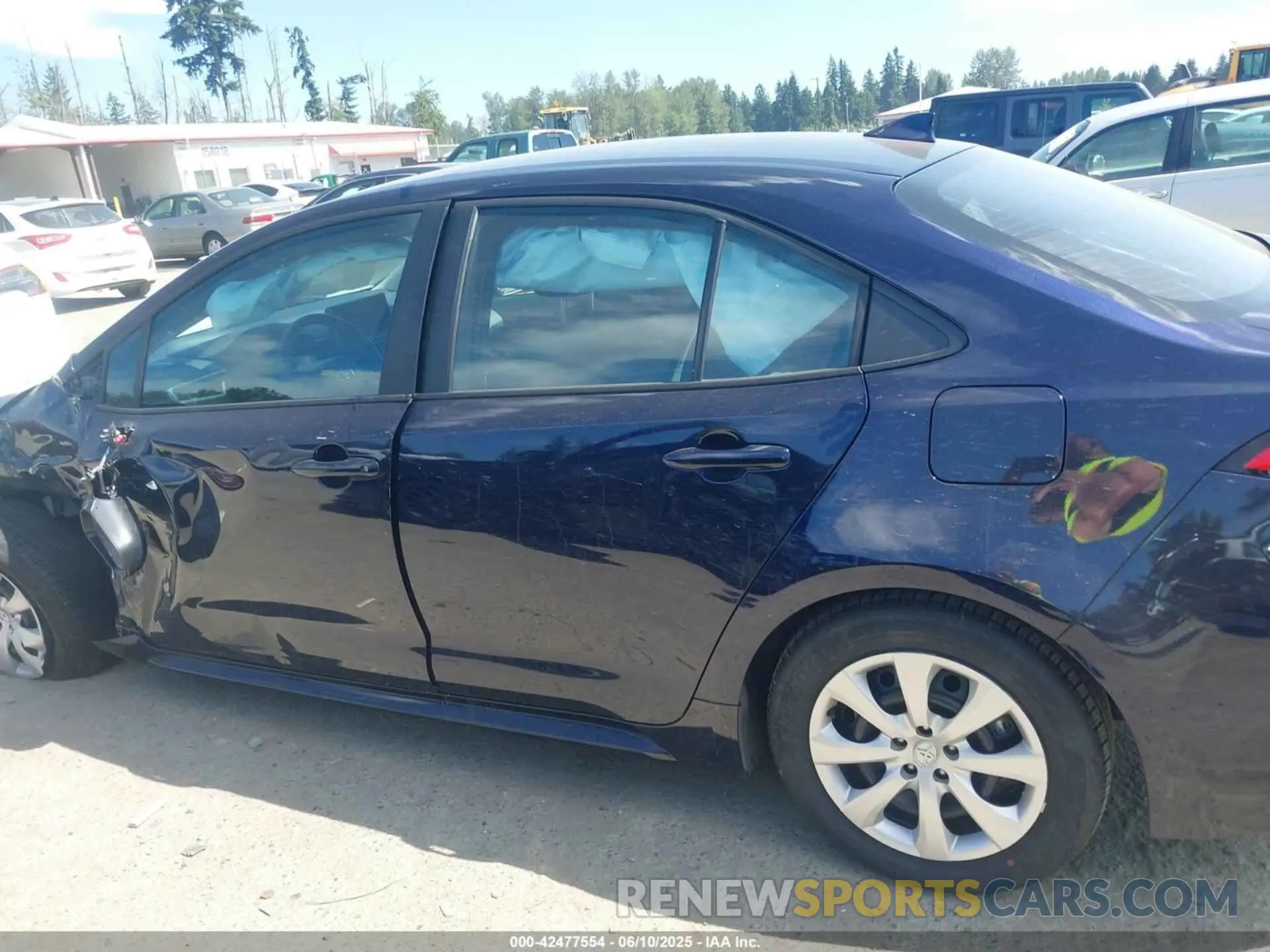 14 Photograph of a damaged car 5YFB4MDE1SP249104 TOYOTA COROLLA 2025