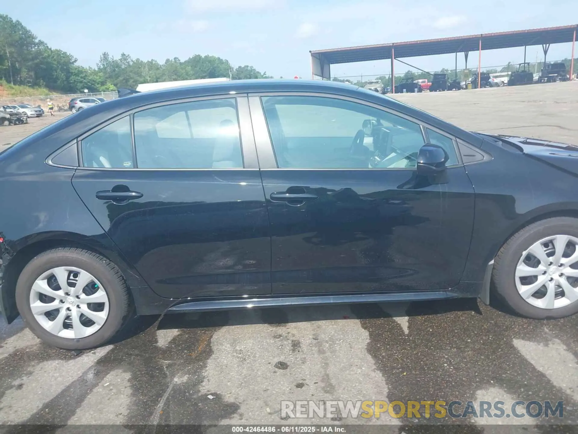 14 Photograph of a damaged car 5YFB4MDE2SP241450 TOYOTA COROLLA 2025