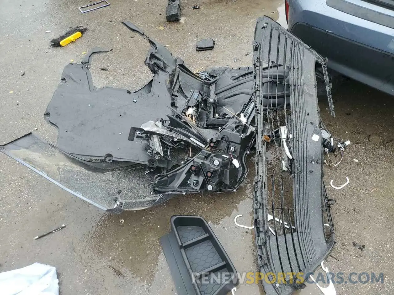 14 Photograph of a damaged car 5YFB4MDE2SP241836 TOYOTA COROLLA 2025