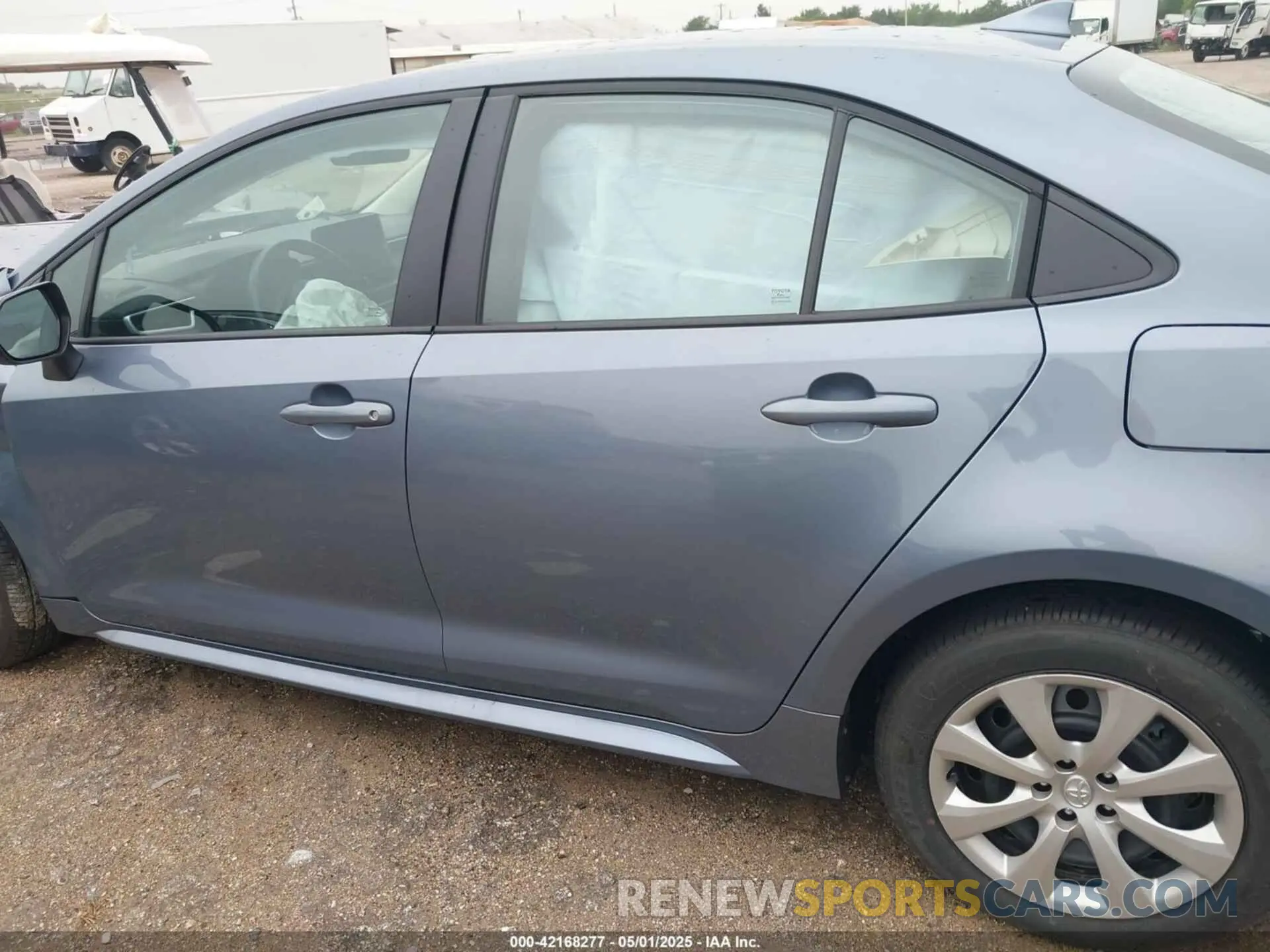 14 Photograph of a damaged car 5YFB4MDE2SP284881 TOYOTA COROLLA 2025