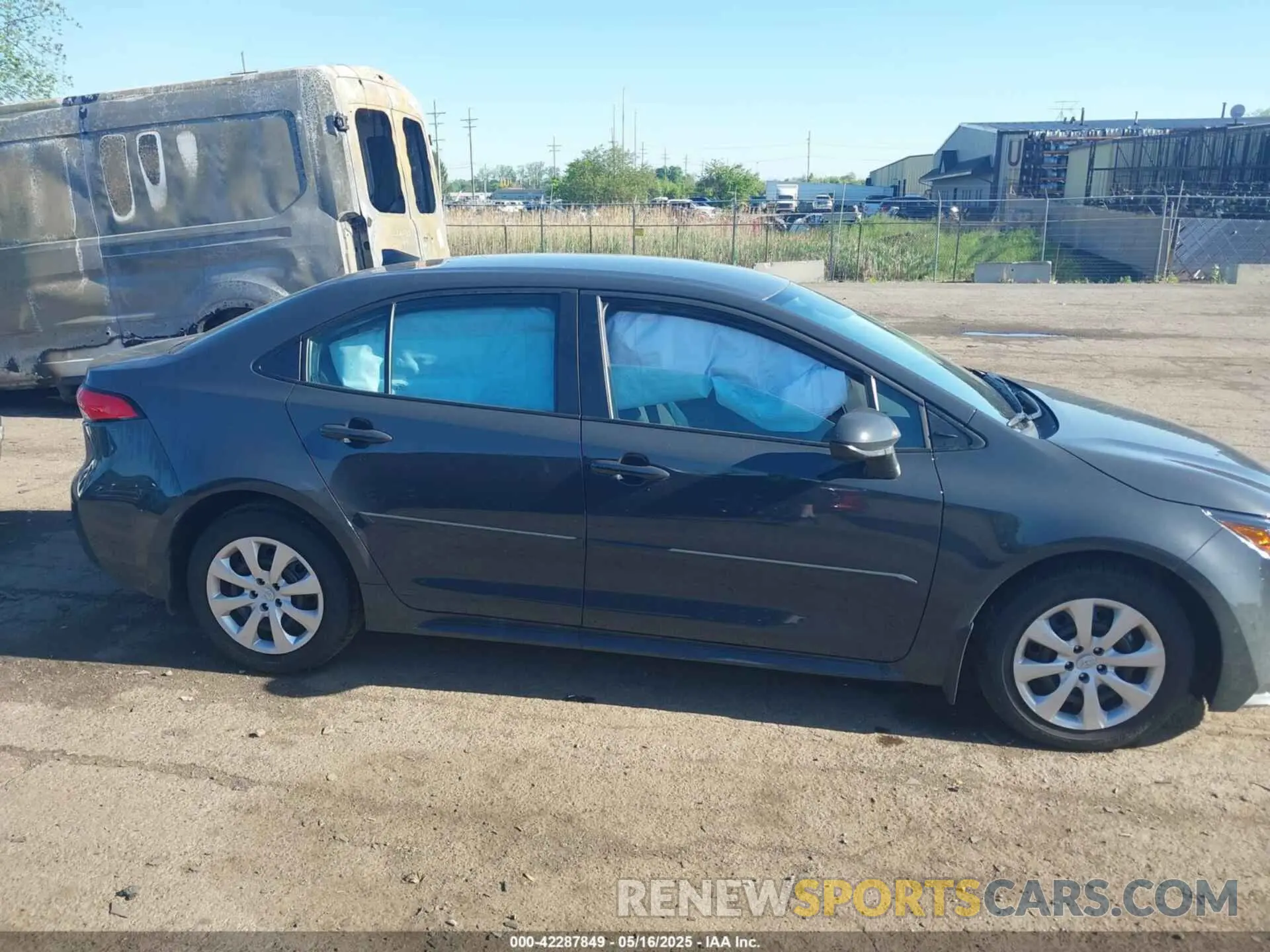 13 Photograph of a damaged car 5YFB4MDE3SP229615 TOYOTA COROLLA 2025