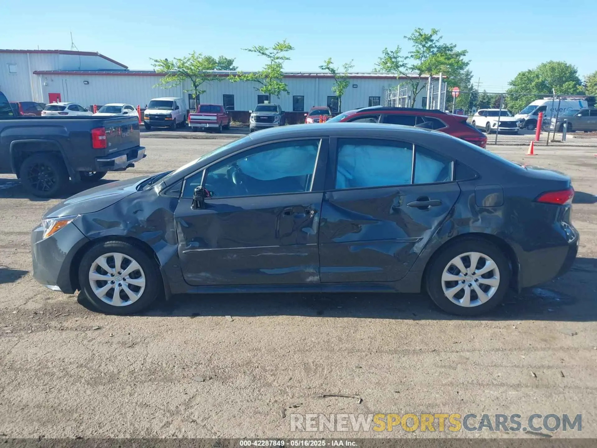 14 Photograph of a damaged car 5YFB4MDE3SP229615 TOYOTA COROLLA 2025