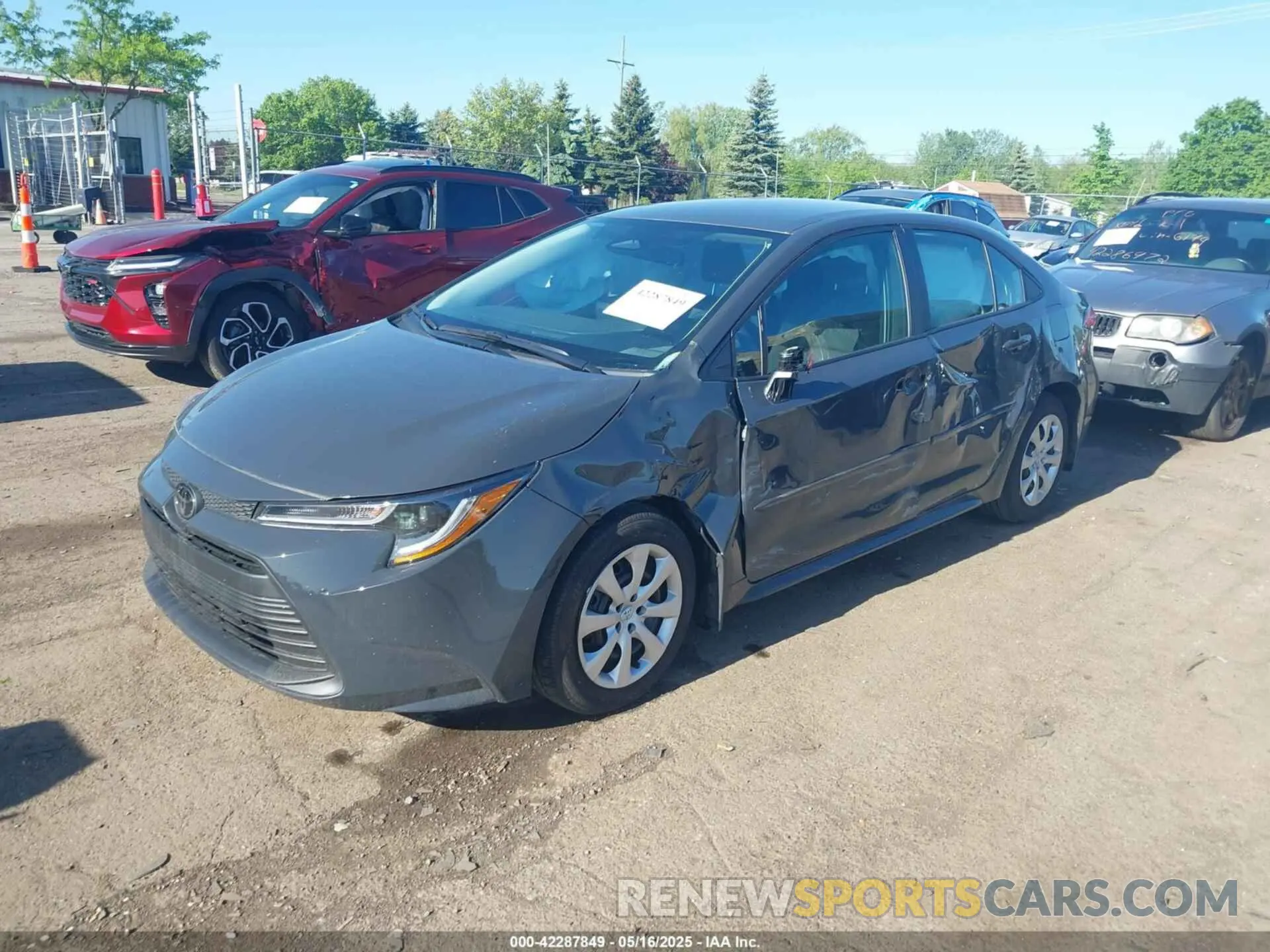 2 Photograph of a damaged car 5YFB4MDE3SP229615 TOYOTA COROLLA 2025