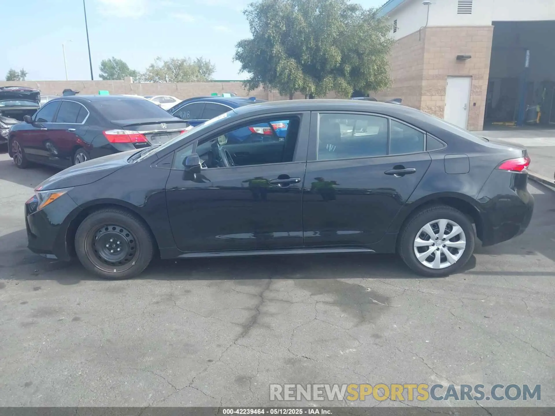 15 Photograph of a damaged car 5YFB4MDE3SP234975 TOYOTA COROLLA 2025