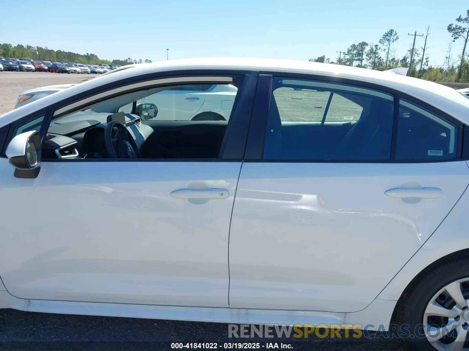 14 Photograph of a damaged car 5YFB4MDE4SP231292 TOYOTA COROLLA 2025