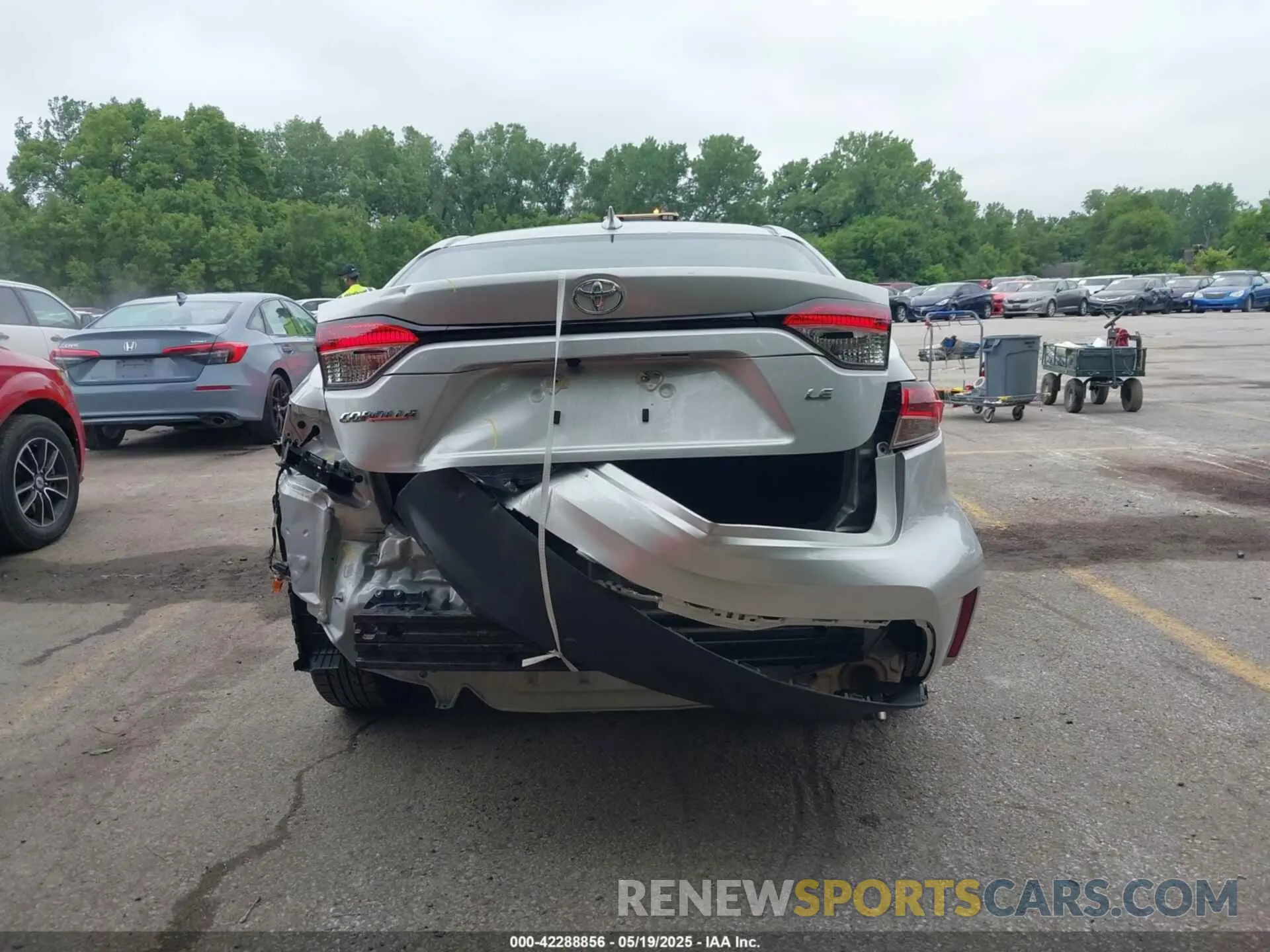 16 Photograph of a damaged car 5YFB4MDE4SP250490 TOYOTA COROLLA 2025
