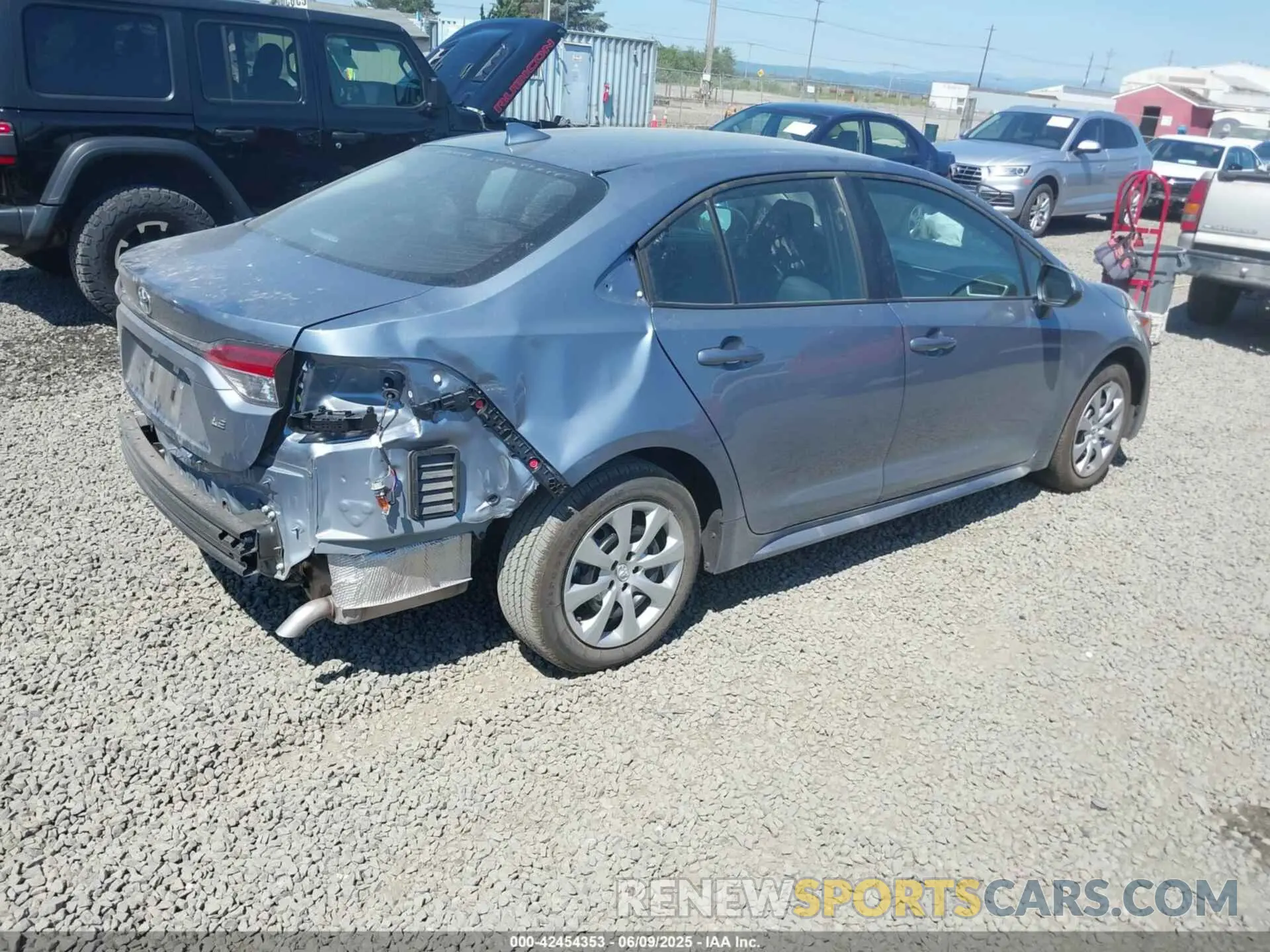 4 Photograph of a damaged car 5YFB4MDE4SP295039 TOYOTA COROLLA 2025