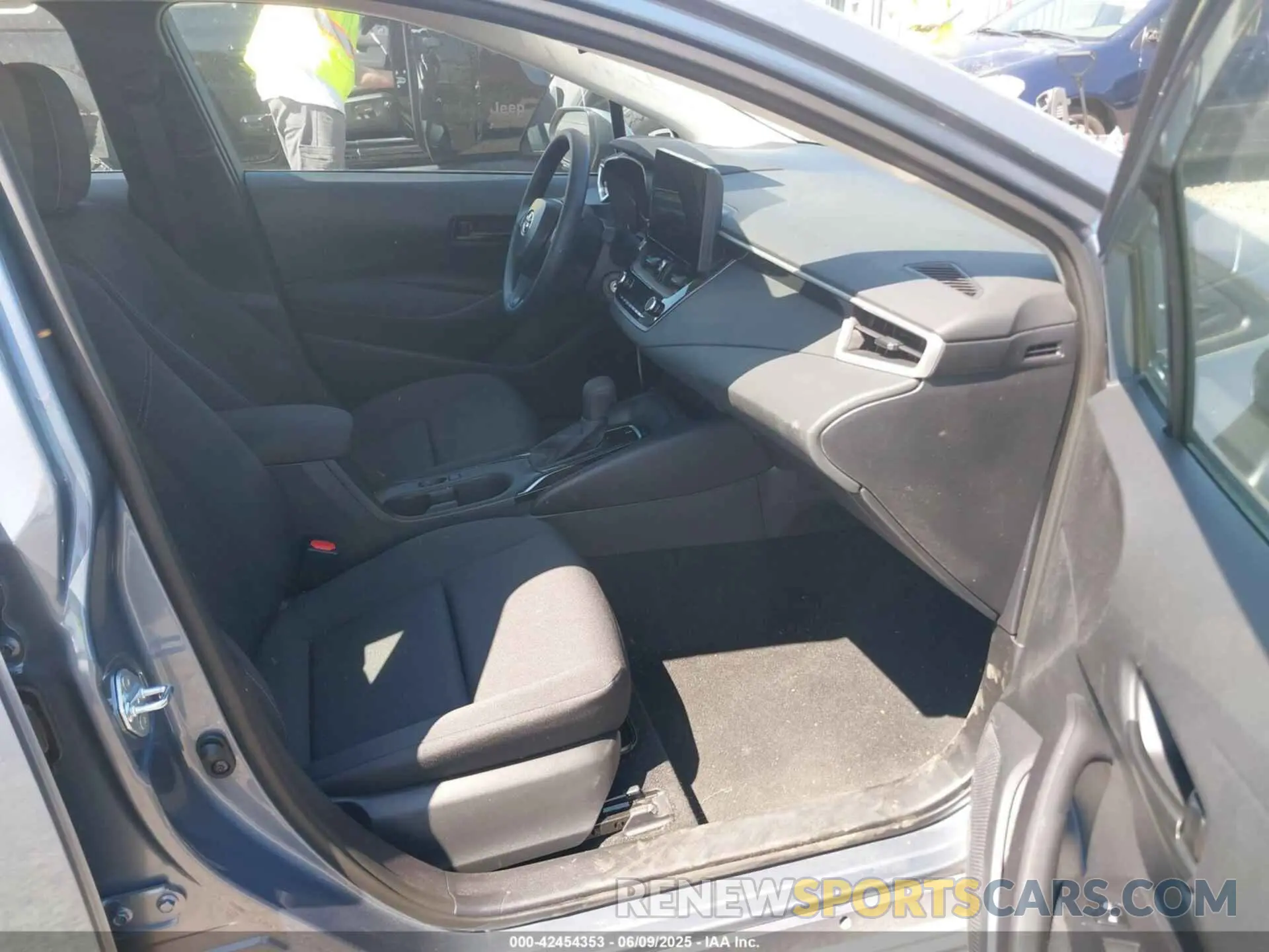 5 Photograph of a damaged car 5YFB4MDE4SP295039 TOYOTA COROLLA 2025