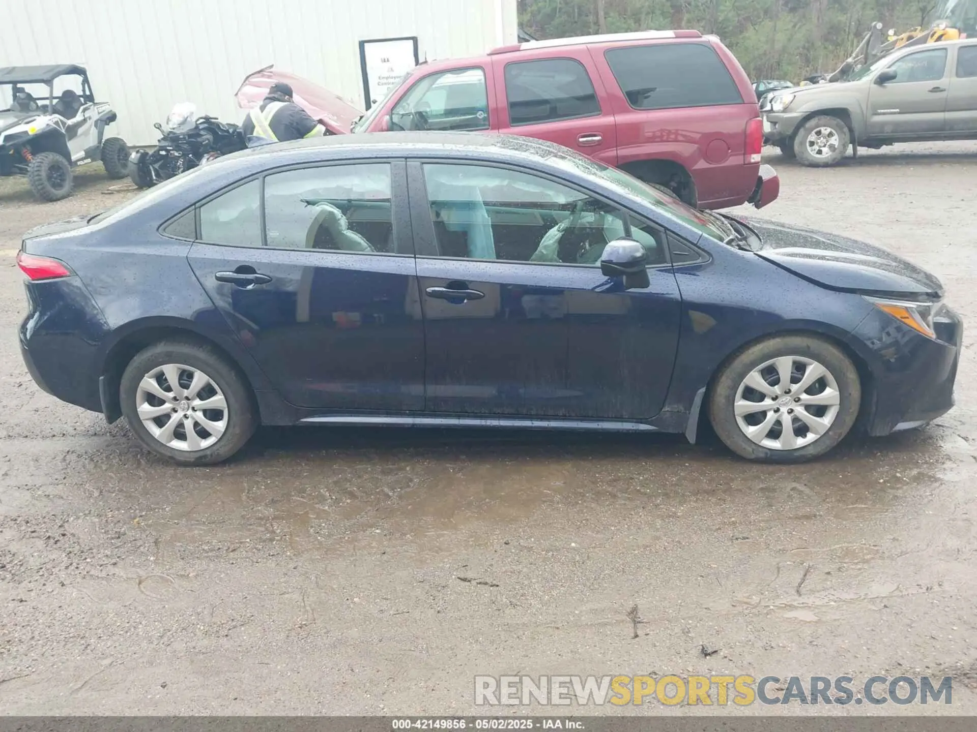 13 Photograph of a damaged car 5YFB4MDE6SP247199 TOYOTA COROLLA 2025