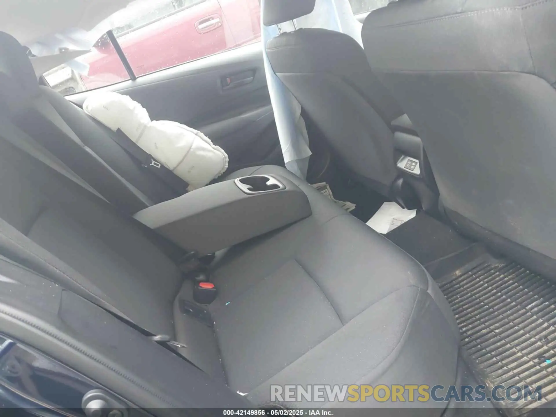 8 Photograph of a damaged car 5YFB4MDE6SP247199 TOYOTA COROLLA 2025
