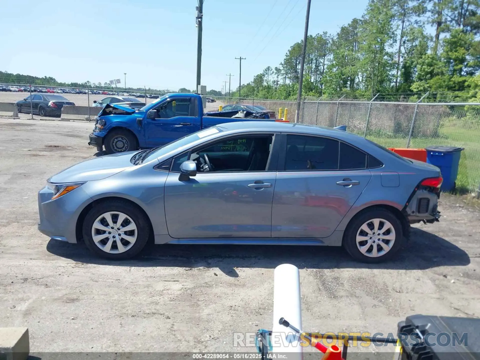14 Photograph of a damaged car 5YFB4MDE6SP272295 TOYOTA COROLLA 2025