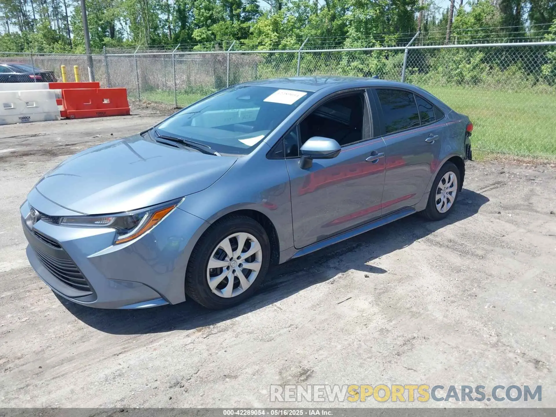 2 Photograph of a damaged car 5YFB4MDE6SP272295 TOYOTA COROLLA 2025