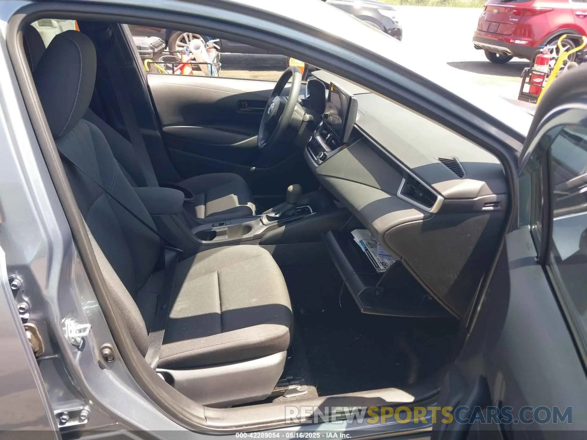 5 Photograph of a damaged car 5YFB4MDE6SP272295 TOYOTA COROLLA 2025