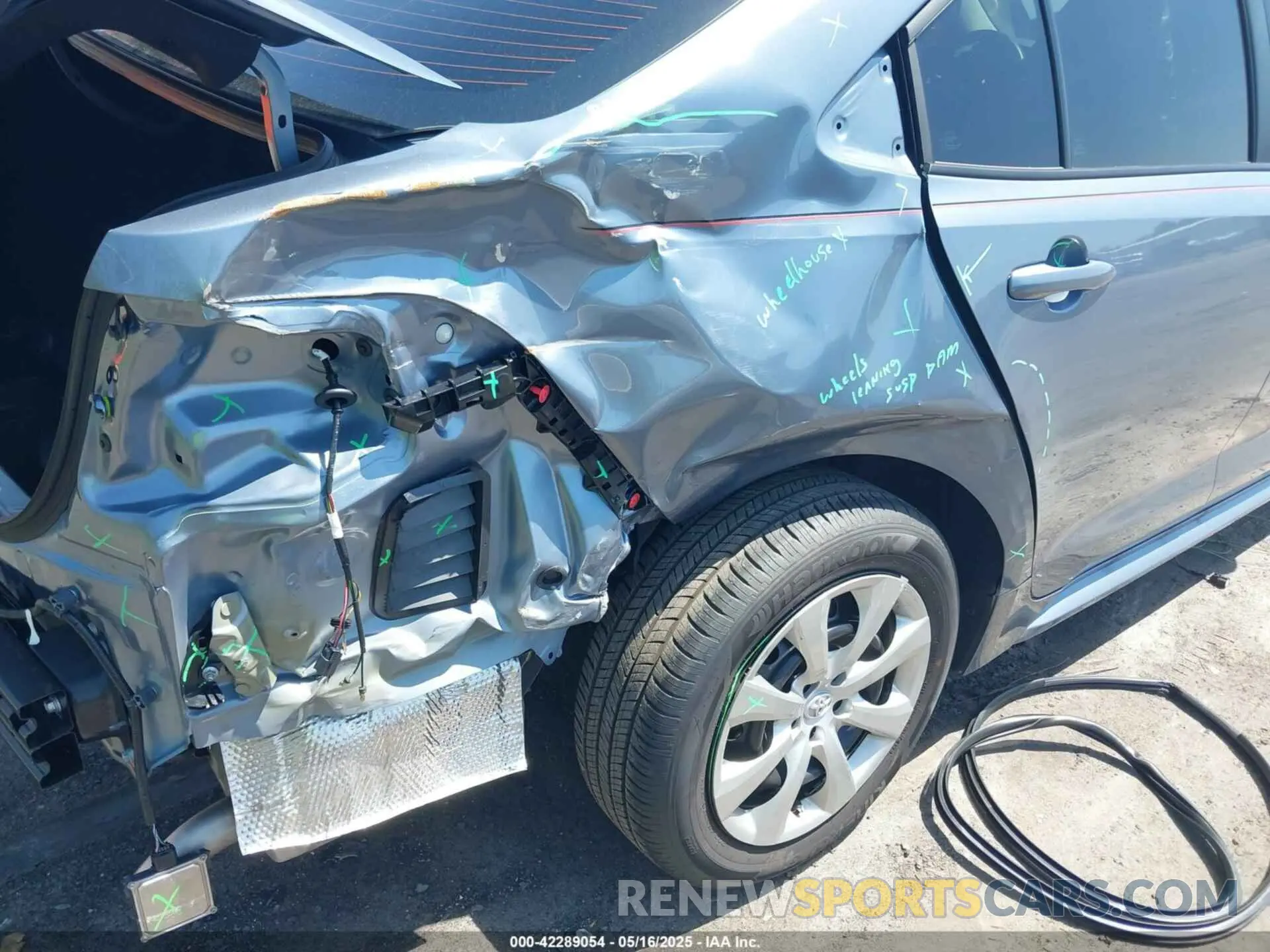 6 Photograph of a damaged car 5YFB4MDE6SP272295 TOYOTA COROLLA 2025