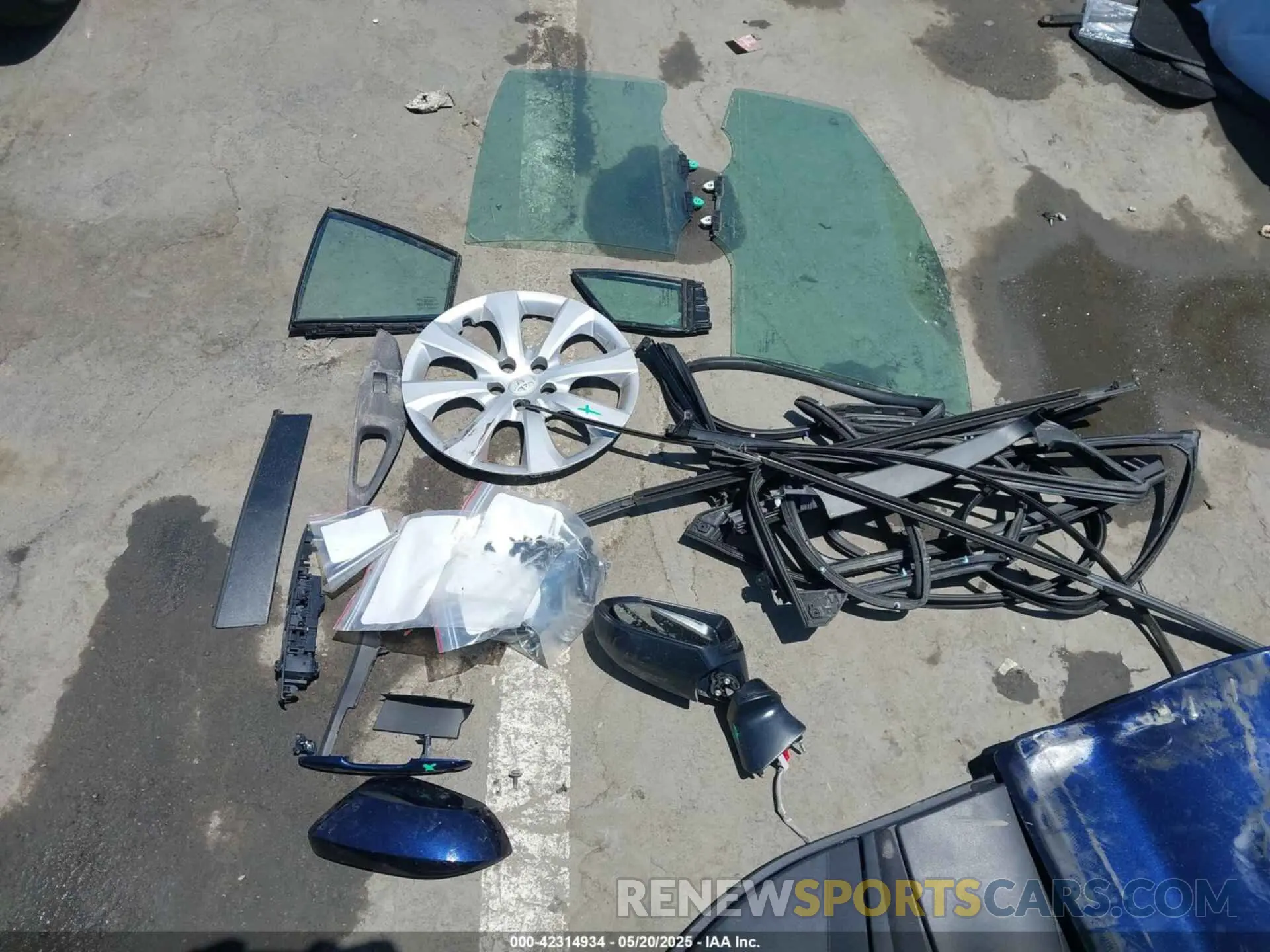 19 Photograph of a damaged car 5YFB4MDE7SP240827 TOYOTA COROLLA 2025