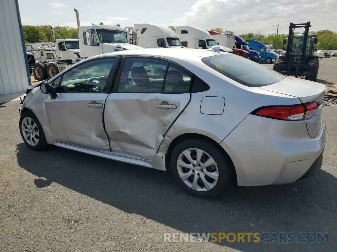 2 Photograph of a damaged car 5YFB4MDE7SP253741 TOYOTA COROLLA 2025