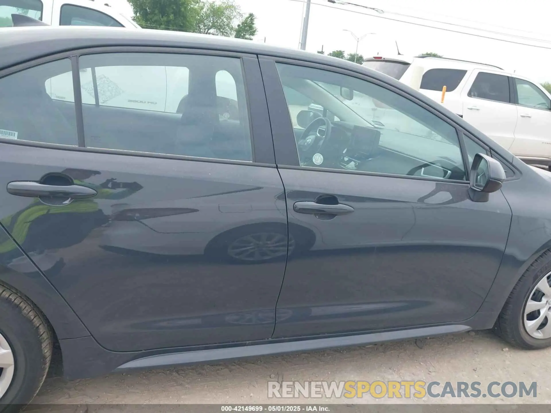 13 Photograph of a damaged car 5YFB4MDE7SP277876 TOYOTA COROLLA 2025