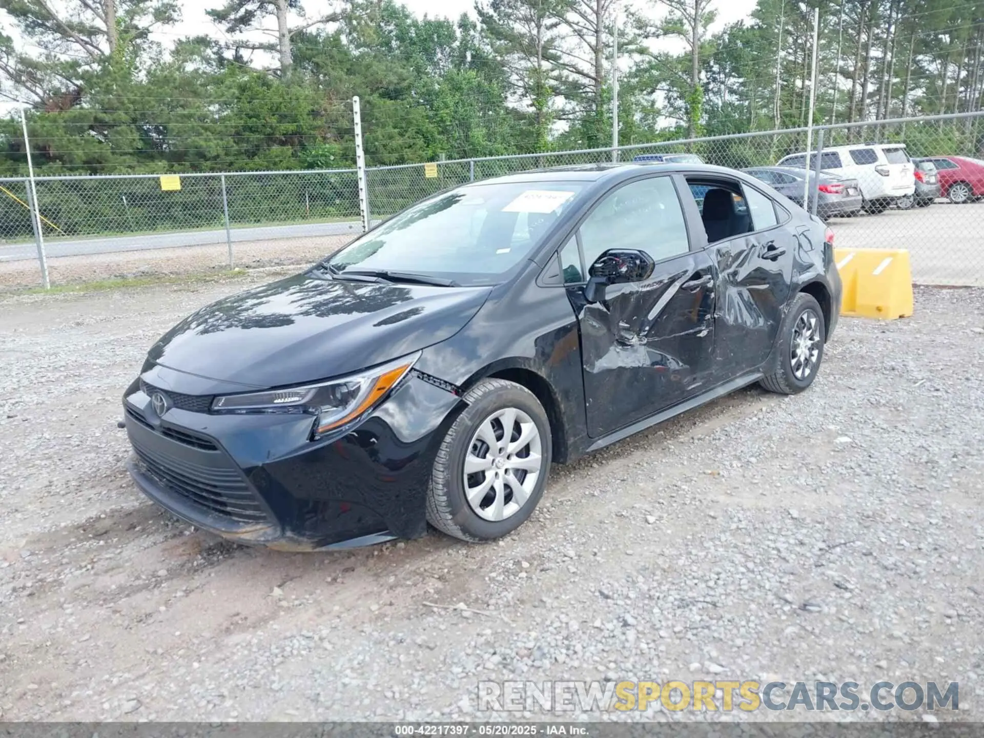 2 Photograph of a damaged car 5YFB4MDE7SP295939 TOYOTA COROLLA 2025