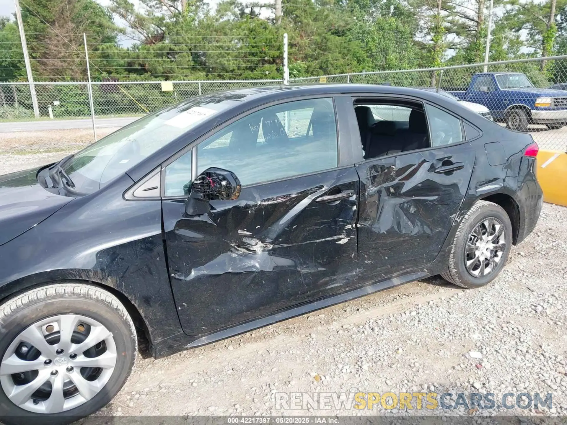 6 Photograph of a damaged car 5YFB4MDE7SP295939 TOYOTA COROLLA 2025