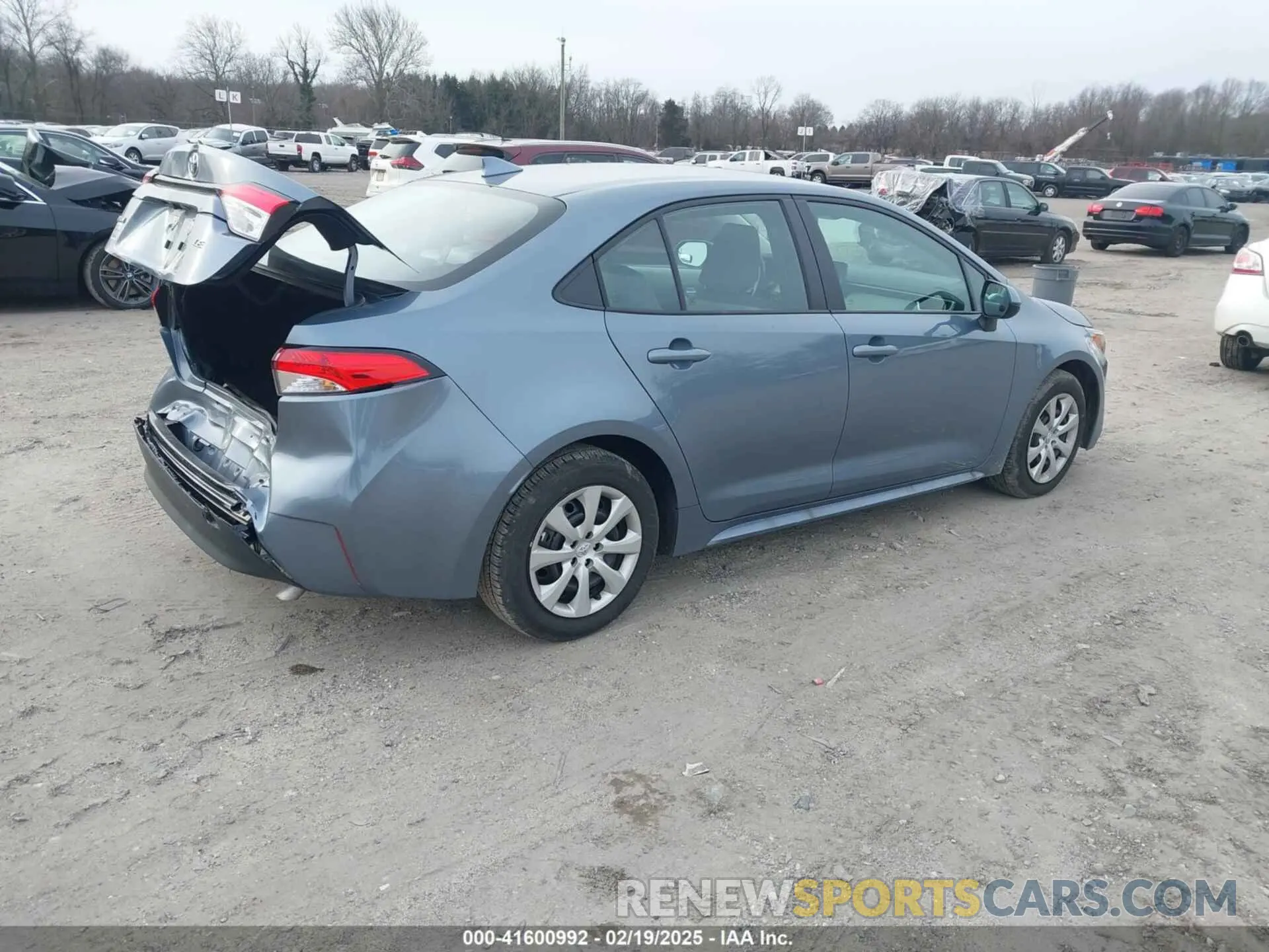 4 Photograph of a damaged car 5YFB4MDE9SP235113 TOYOTA COROLLA 2025