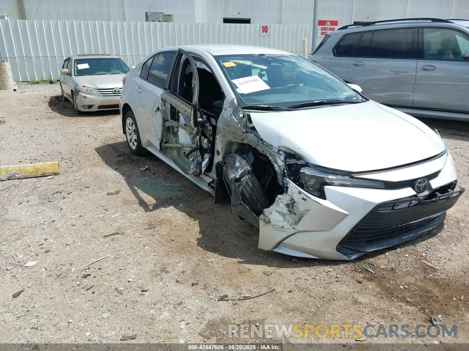 1 Photograph of a damaged car 5YFB4MDE9SP243180 TOYOTA COROLLA 2025